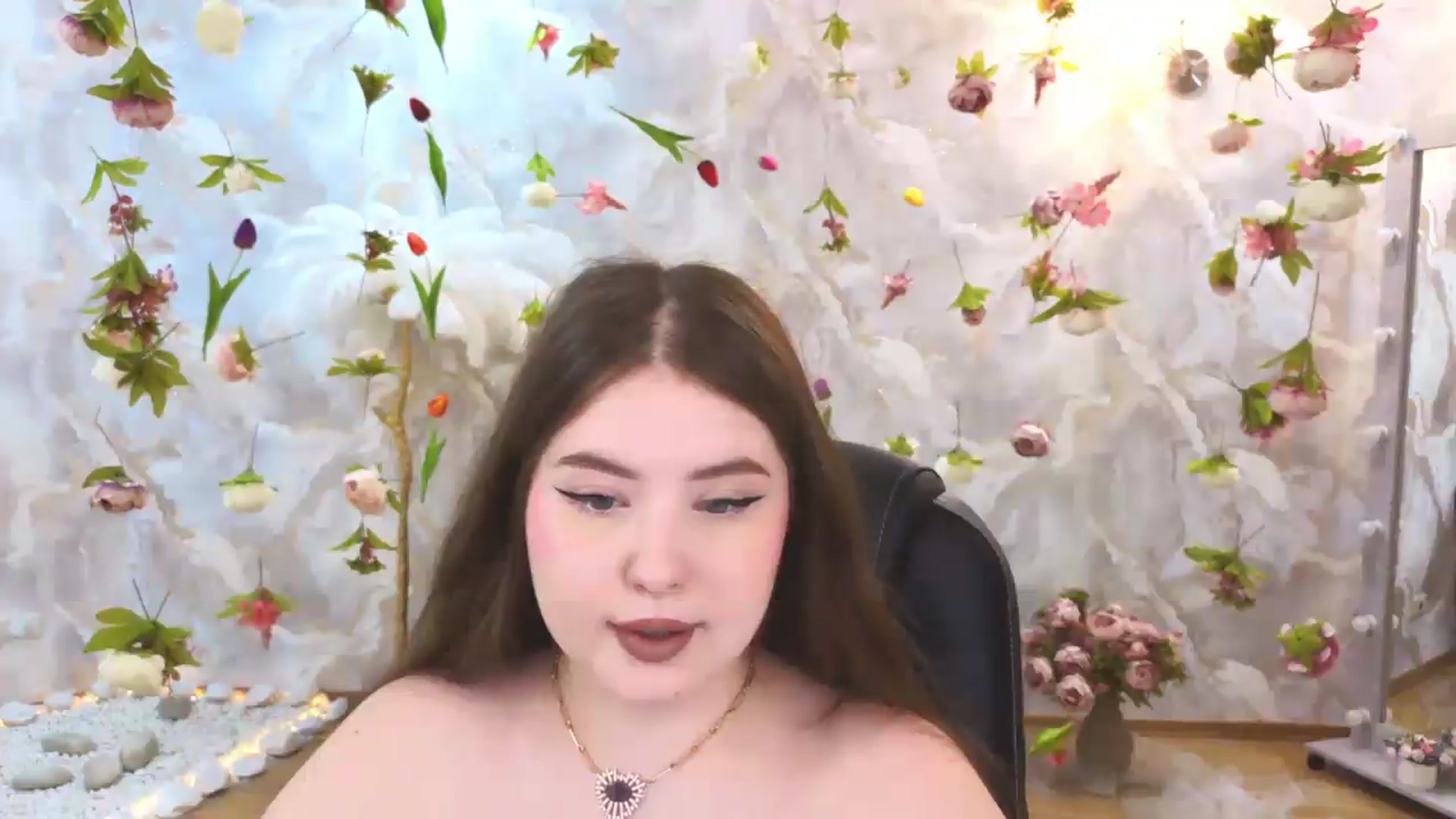 Gallery image thumbnail from EnigmaVeil's myfreecams stream on, 06/29/2026, 23:33 image 18 of 20