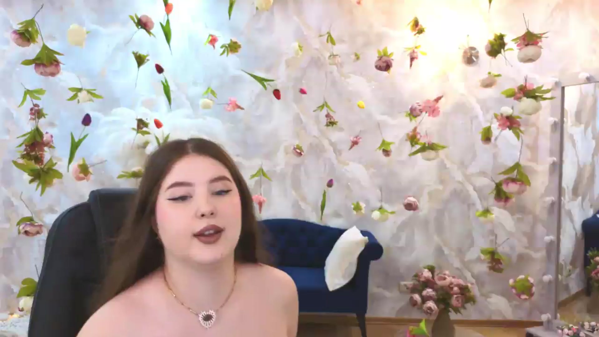 Gallery image thumbnail from EnigmaVeil's myfreecams stream on, 06/29/2026, 23:33 image 17 of 20