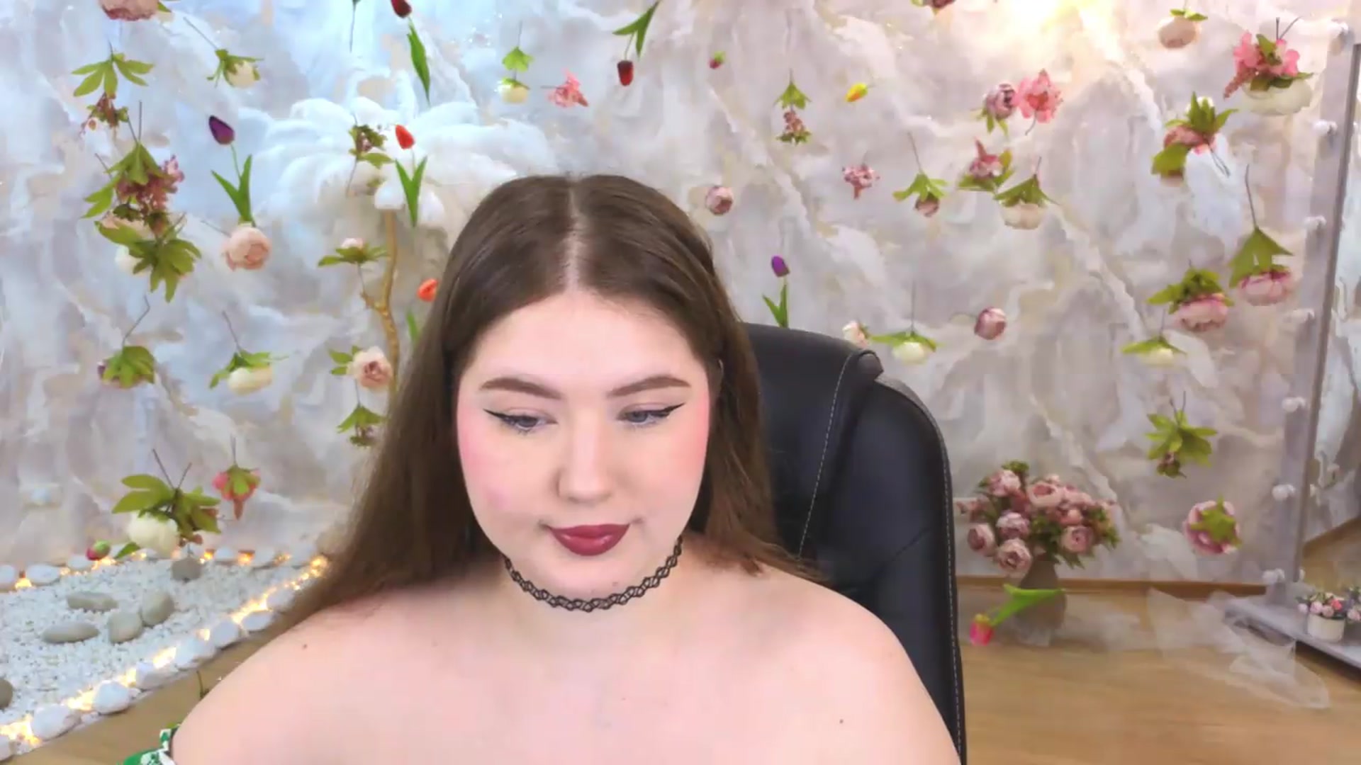 Gallery image thumbnail from EnigmaVeil's myfreecams stream on, 07/06/2026, 04:40 image 10 of 20