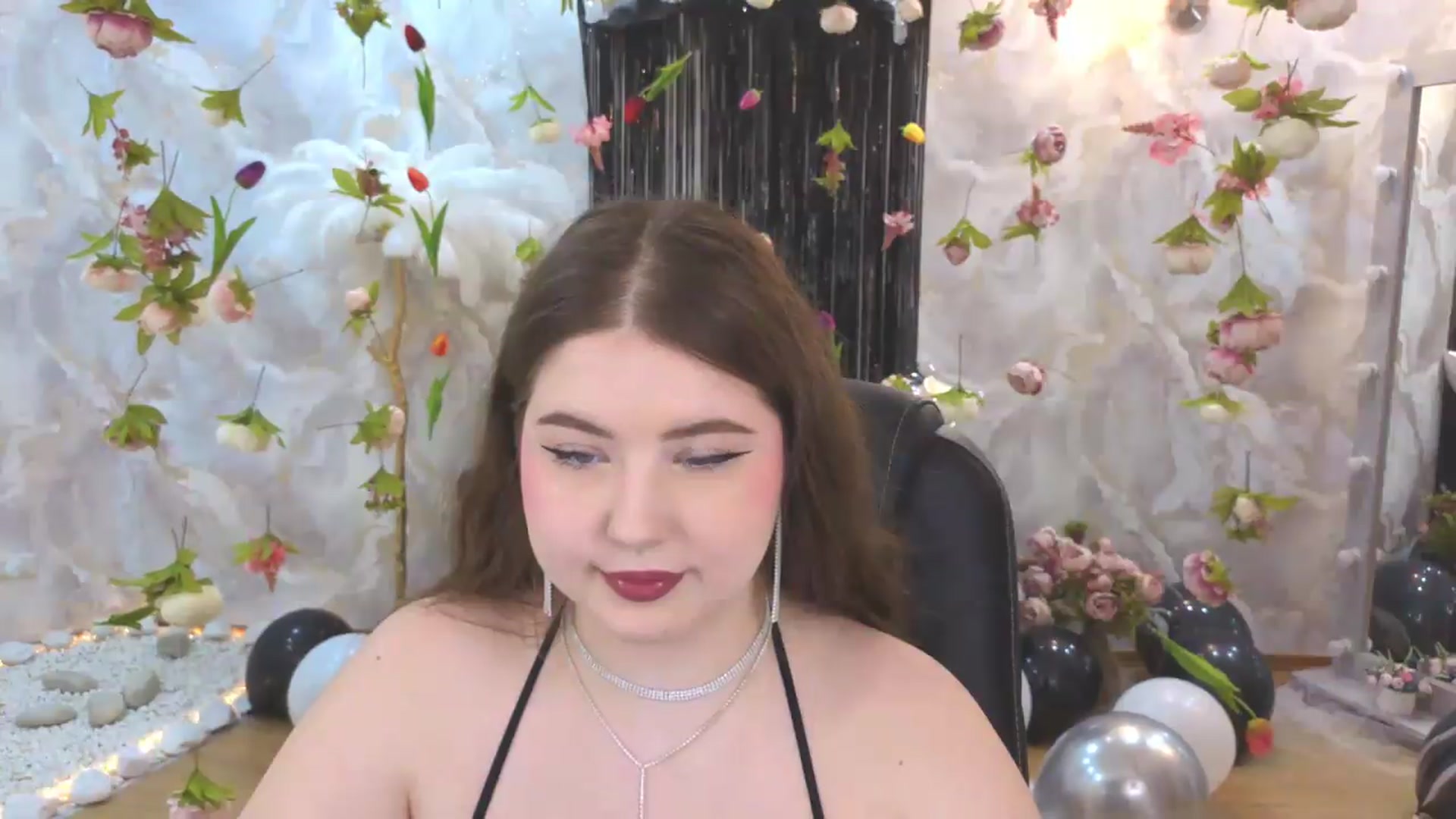 Gallery image thumbnail from EnigmaVeil's myfreecams stream on, 07/08/2026, 02:34 image 16 of 20