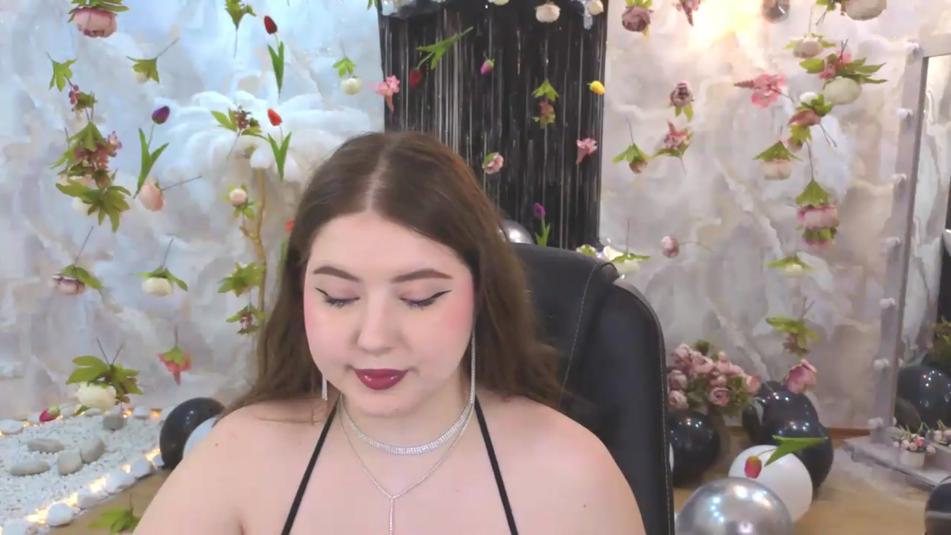 Gallery image thumbnail from EnigmaVeil's myfreecams stream on, 07/08/2026, 02:34 image 17 of 20