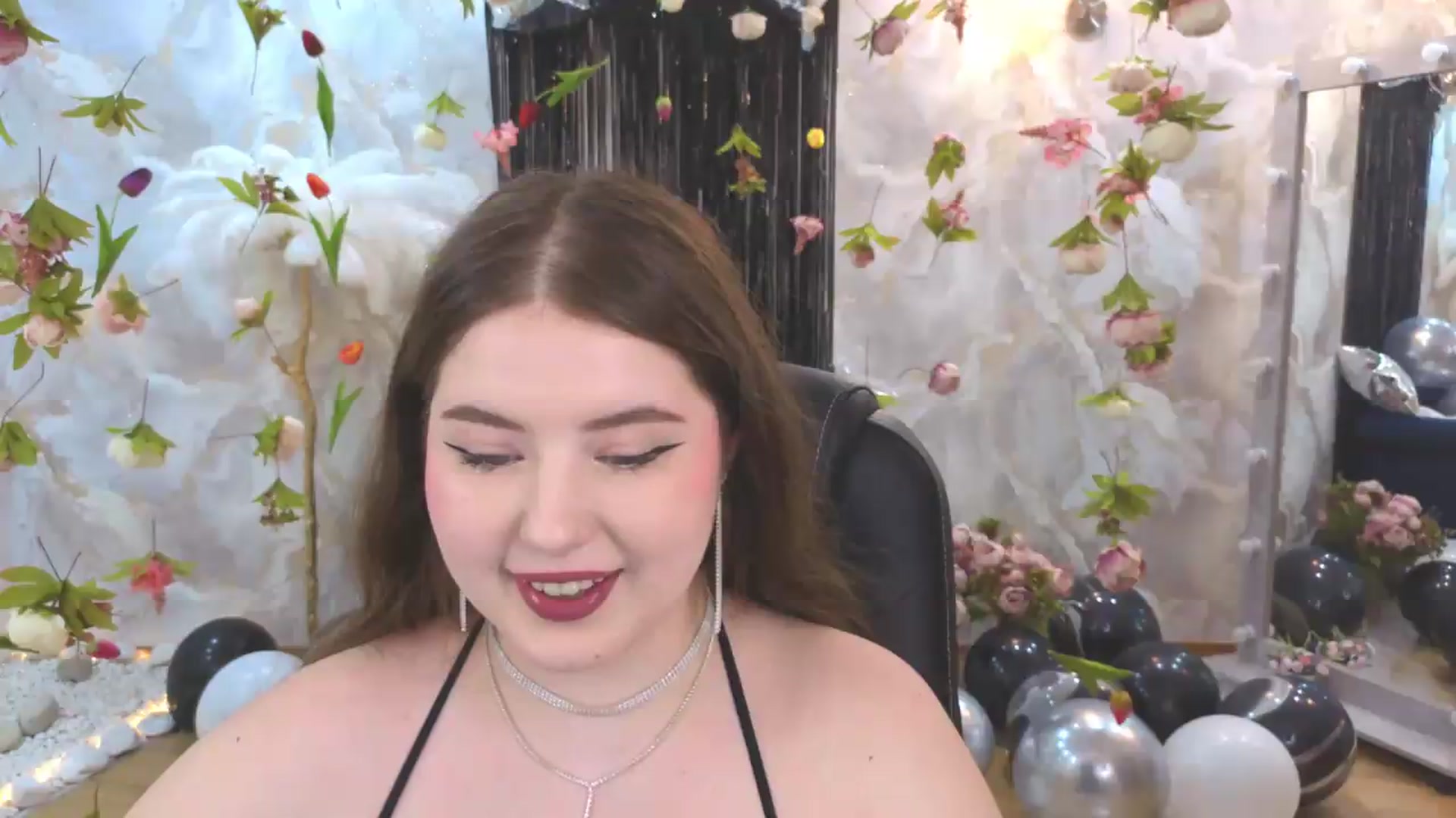 Gallery image thumbnail from EnigmaVeil's myfreecams stream on, 07/08/2026, 05:01 image 15 of 20