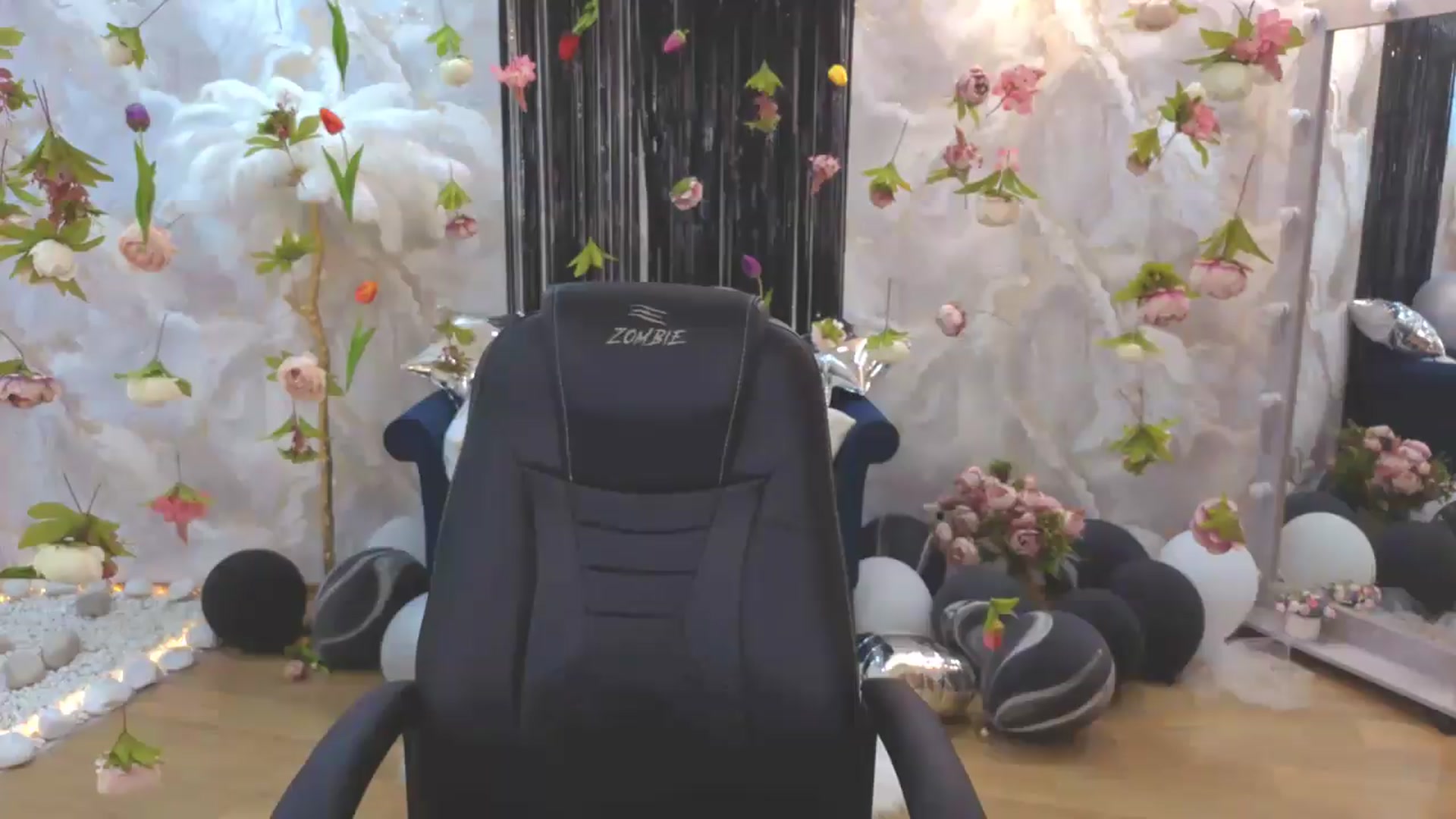 Gallery image thumbnail from EnigmaVeil's myfreecams stream on, 07/15/2026, 23:46 image 12 of 20