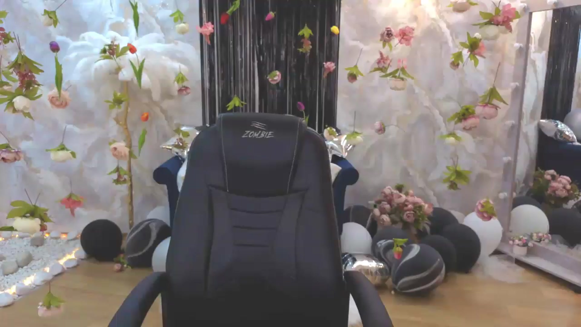 Gallery image thumbnail from EnigmaVeil's myfreecams stream on, 07/15/2026, 23:46 image 13 of 20