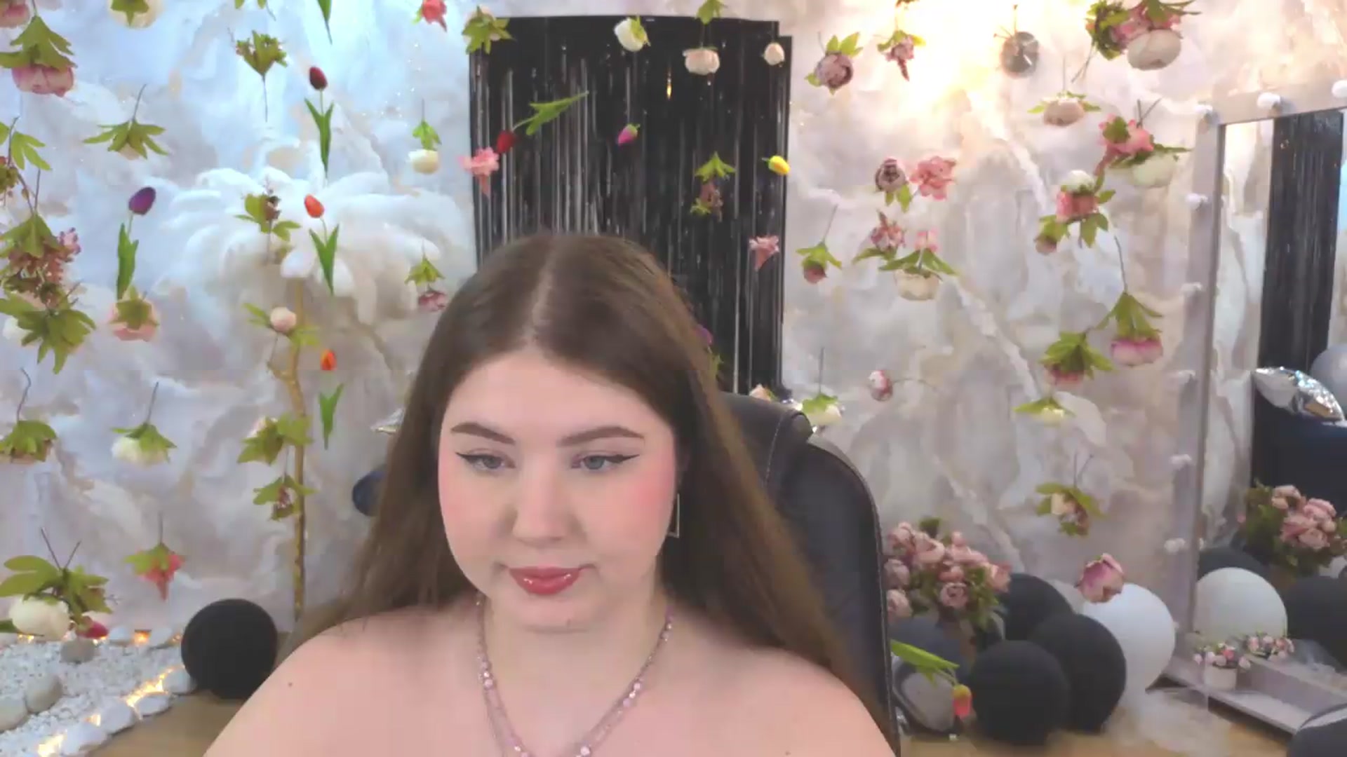Gallery image thumbnail from EnigmaVeil's myfreecams stream on, 07/16/2026, 01:29 image 9 of 20