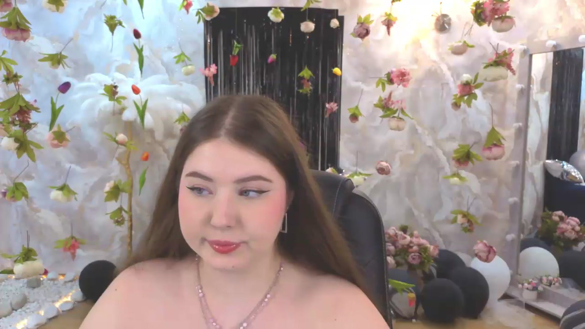 Gallery image thumbnail from EnigmaVeil's myfreecams stream on, 07/16/2026, 01:29 image 8 of 20