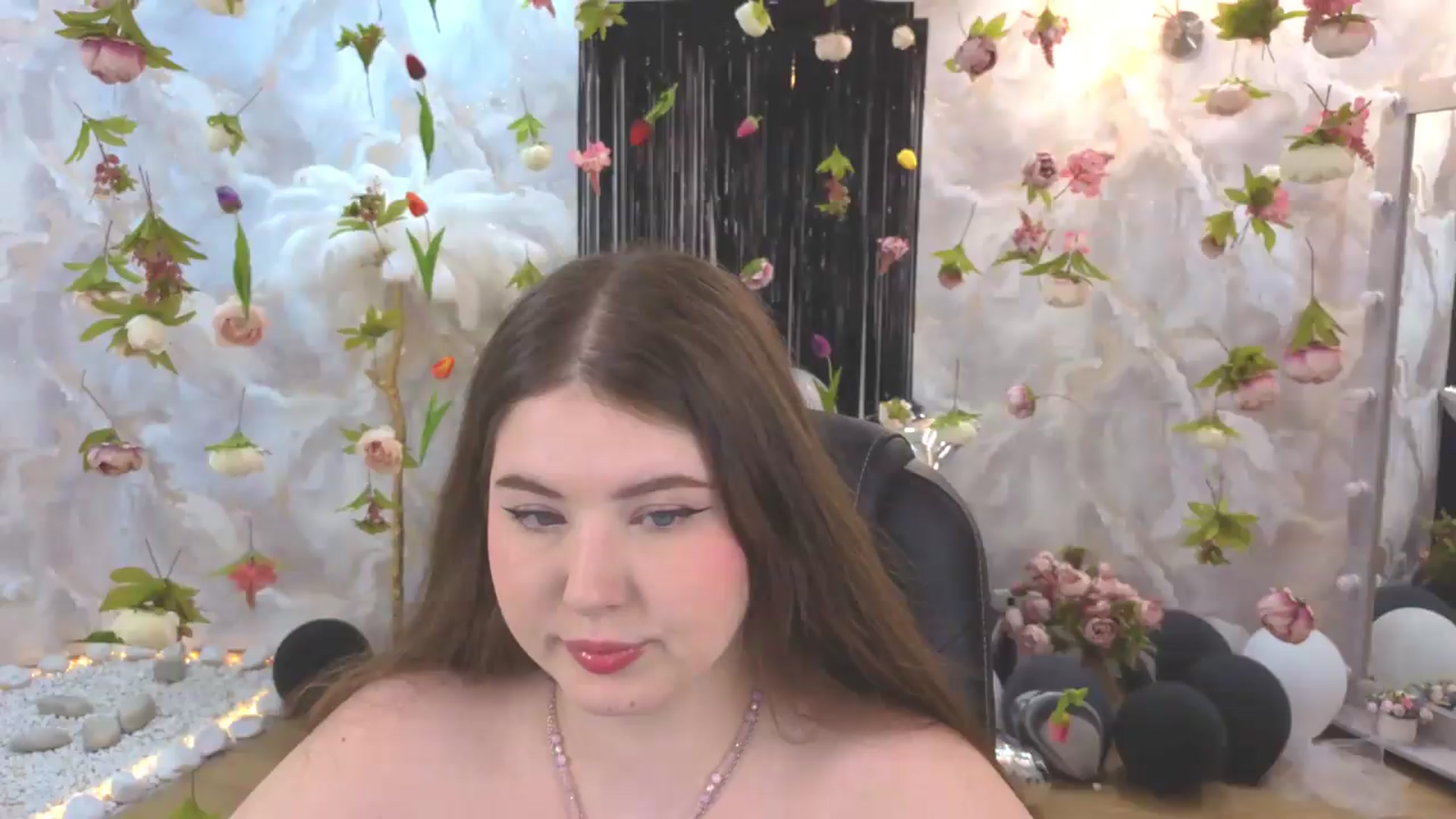 Gallery image thumbnail from EnigmaVeil's myfreecams stream on, 07/16/2026, 01:29 image 20 of 20