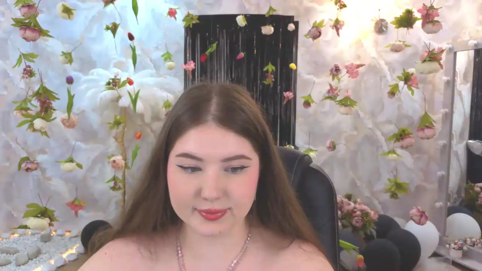 Gallery image thumbnail from EnigmaVeil's myfreecams stream on, 07/16/2026, 02:57 image 15 of 20