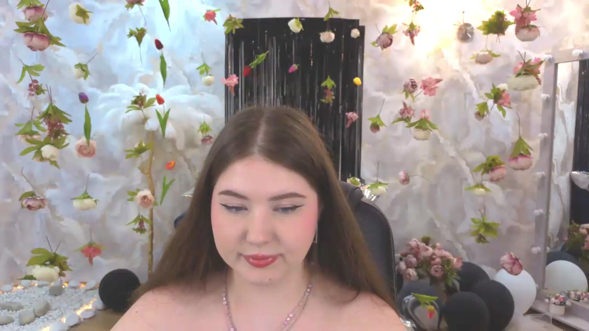 Gallery image thumbnail from EnigmaVeil's myfreecams stream on, 07/16/2026, 02:57 image 18 of 20