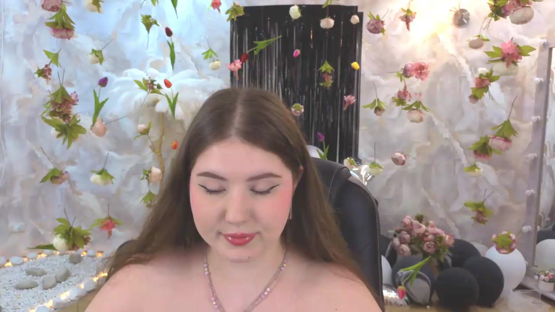 Gallery image thumbnail from EnigmaVeil's myfreecams stream on, 07/16/2026, 02:57 image 10 of 20