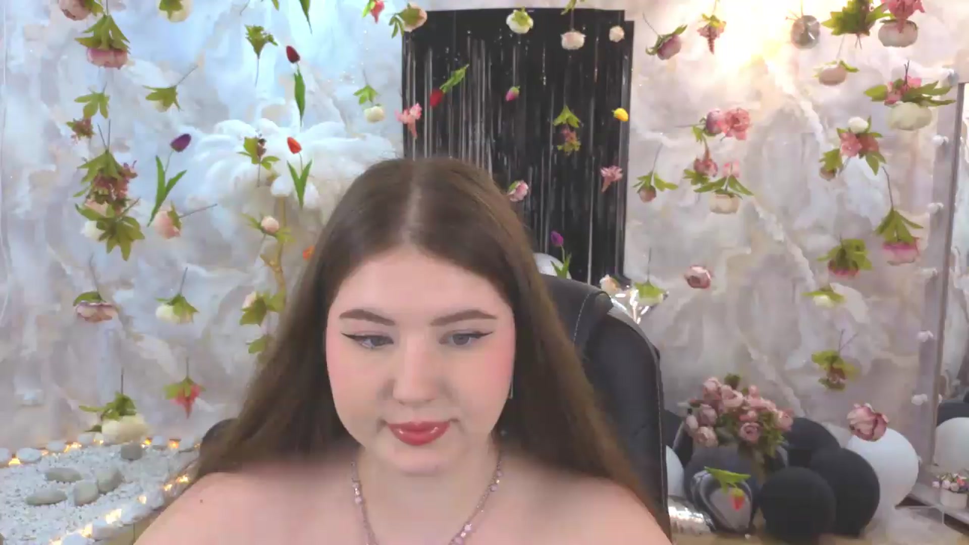 Gallery image thumbnail from EnigmaVeil's myfreecams stream on, 07/16/2026, 02:57 image 9 of 20