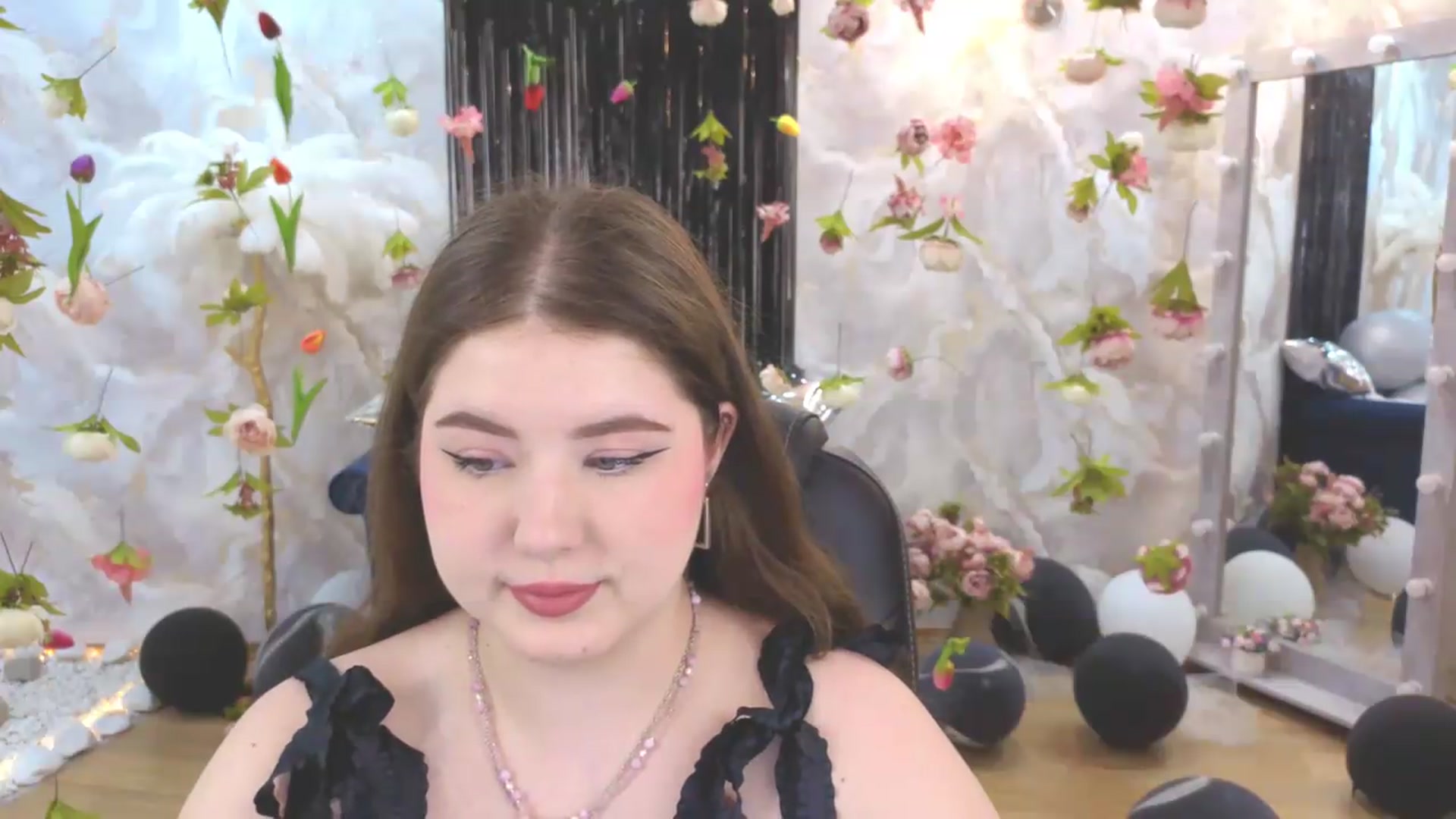 Gallery image thumbnail from EnigmaVeil's myfreecams stream on, 07/16/2026, 18:42 image 11 of 20