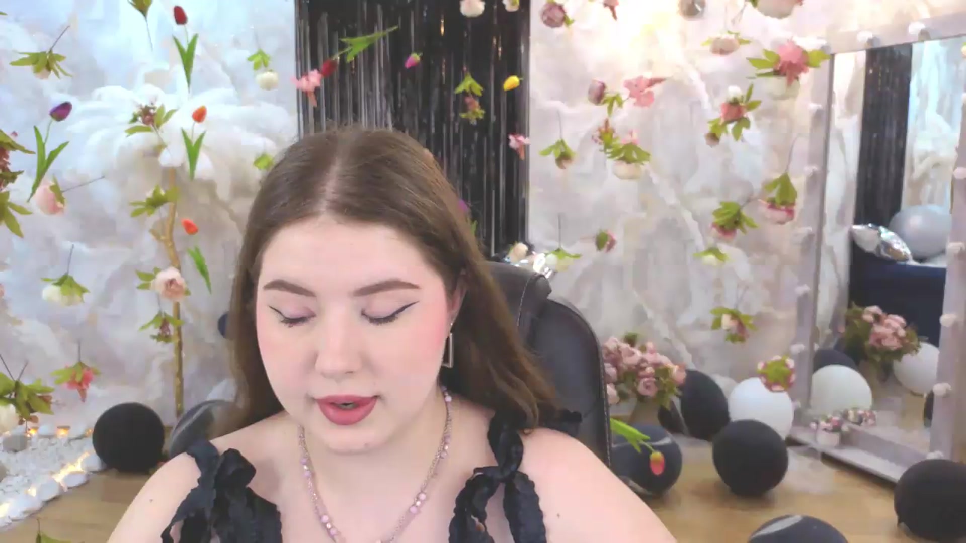 Gallery image thumbnail from EnigmaVeil's myfreecams stream on, 07/16/2026, 18:42 image 9 of 20