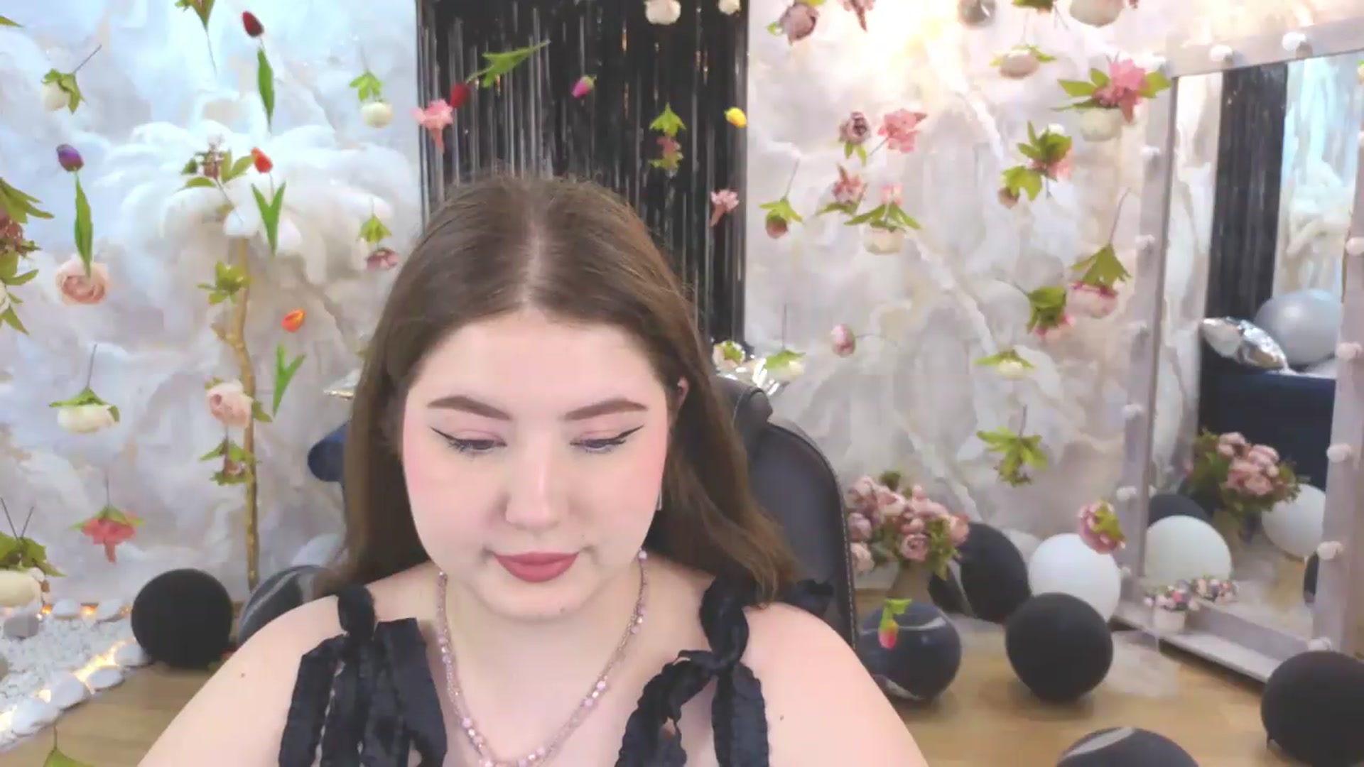 Gallery image thumbnail from EnigmaVeil's myfreecams stream on, 07/16/2026, 18:42 image 13 of 20