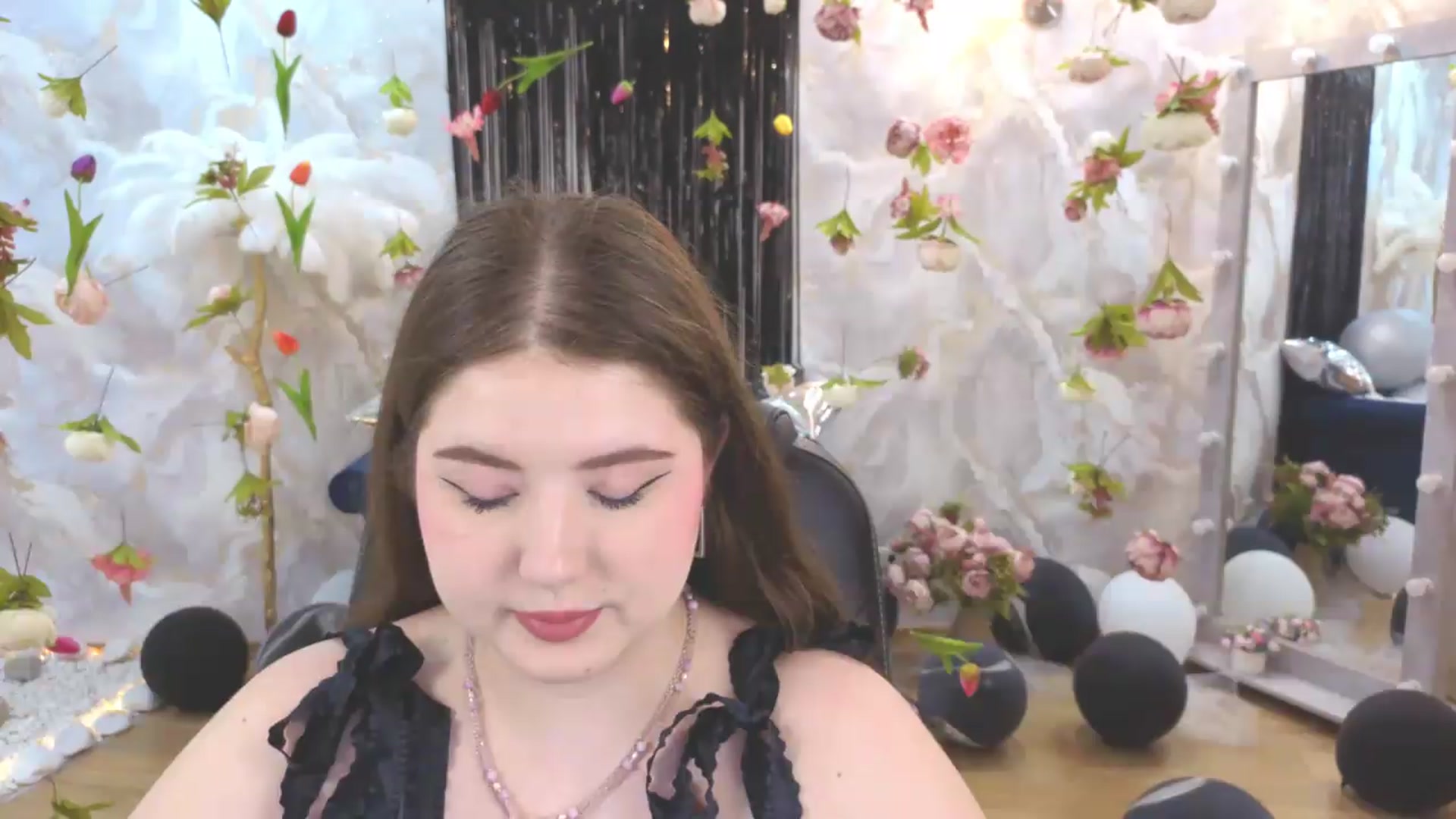 Gallery image thumbnail from EnigmaVeil's myfreecams stream on, 07/16/2026, 18:42 image 2 of 20