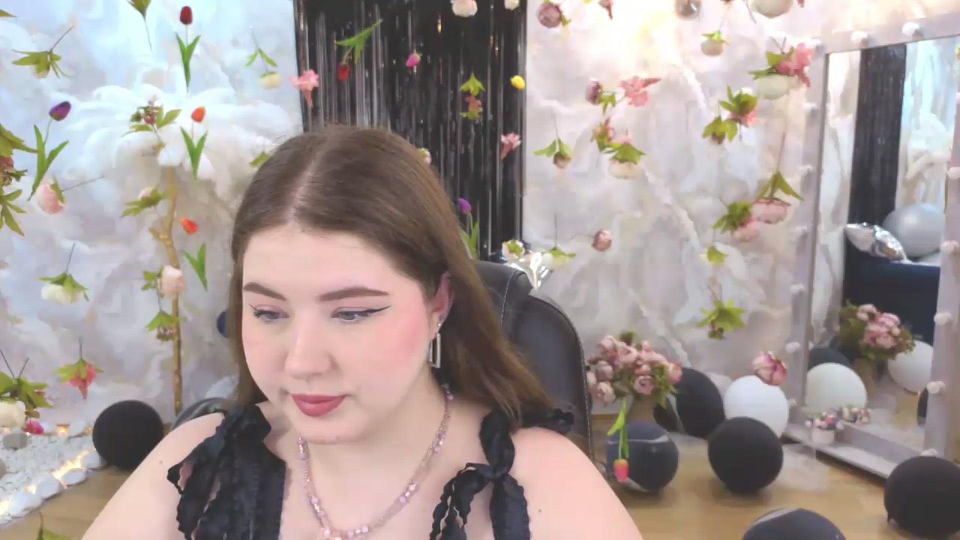 Gallery image thumbnail from EnigmaVeil's myfreecams stream on, 07/16/2026, 18:42 image 6 of 20