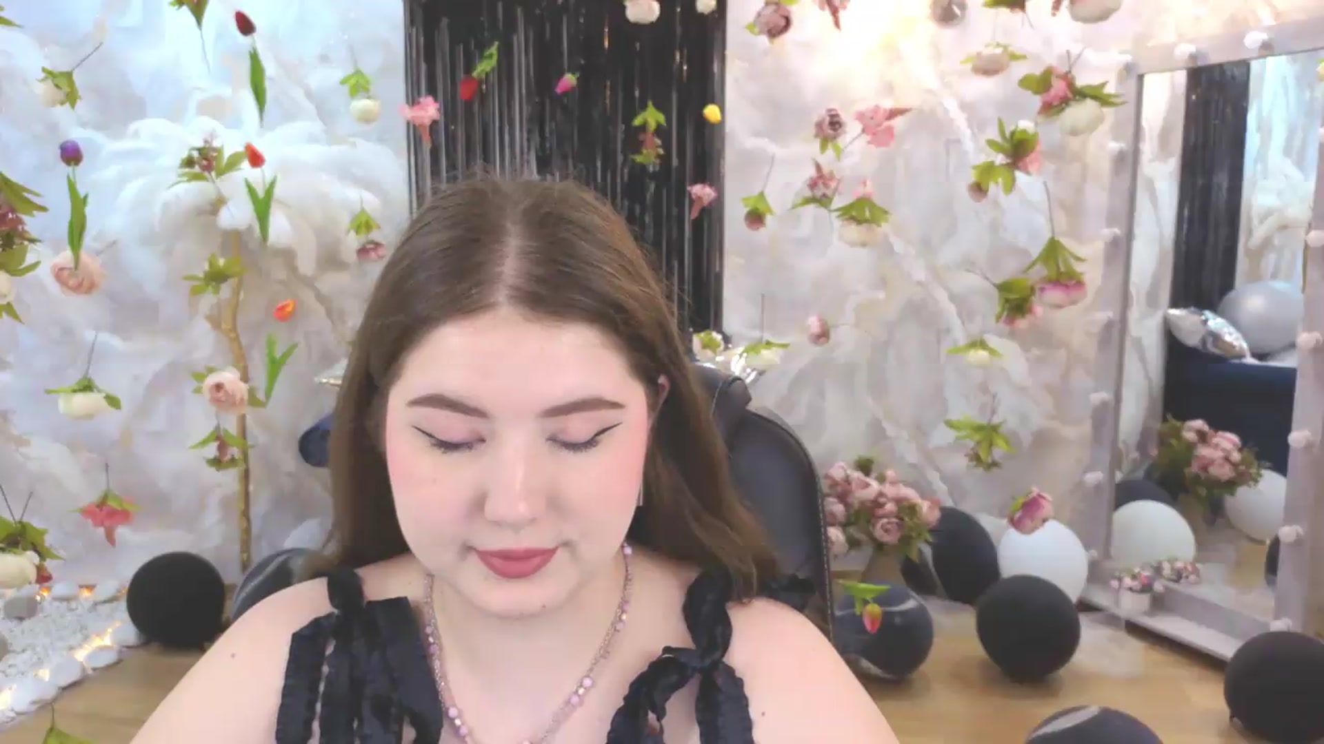 Gallery image thumbnail from EnigmaVeil's myfreecams stream on, 07/16/2026, 18:42 image 15 of 20