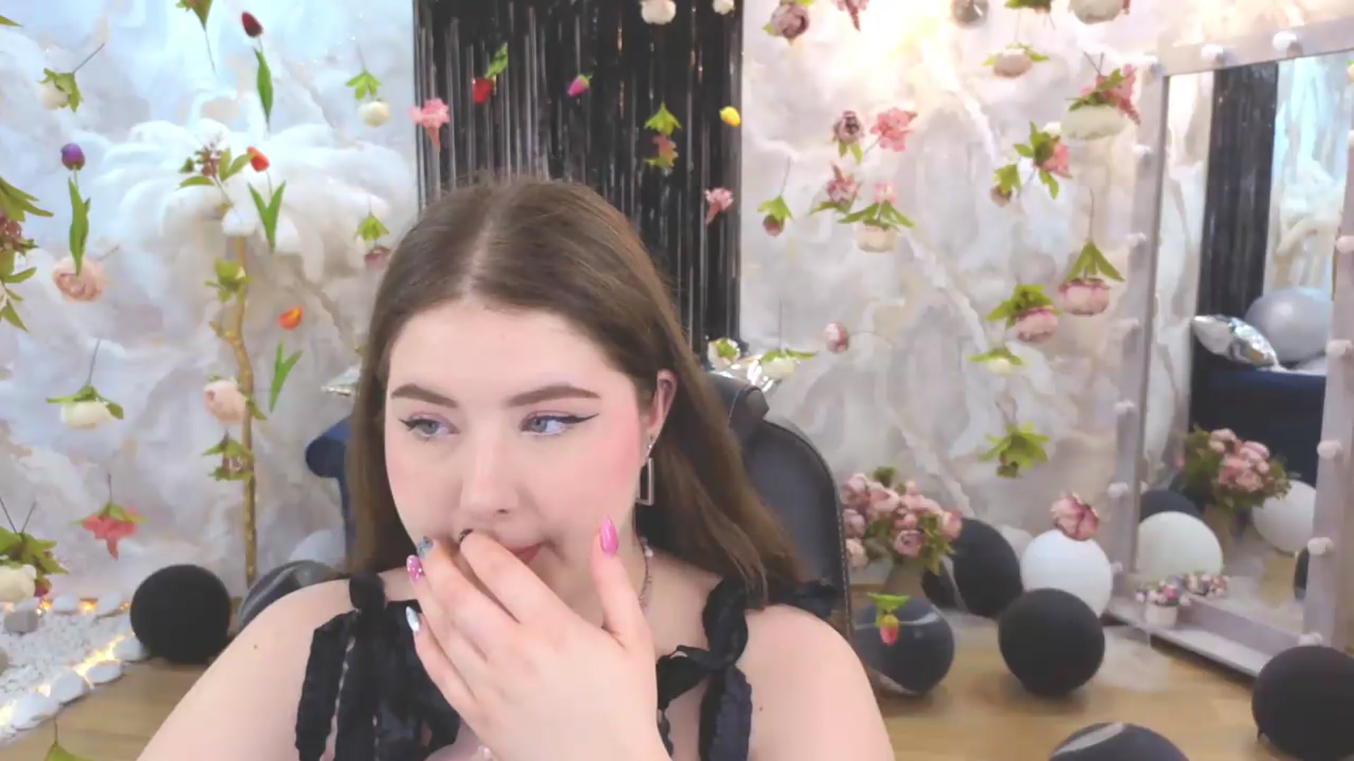Gallery image thumbnail from EnigmaVeil's myfreecams stream on, 07/16/2026, 18:42 image 14 of 20