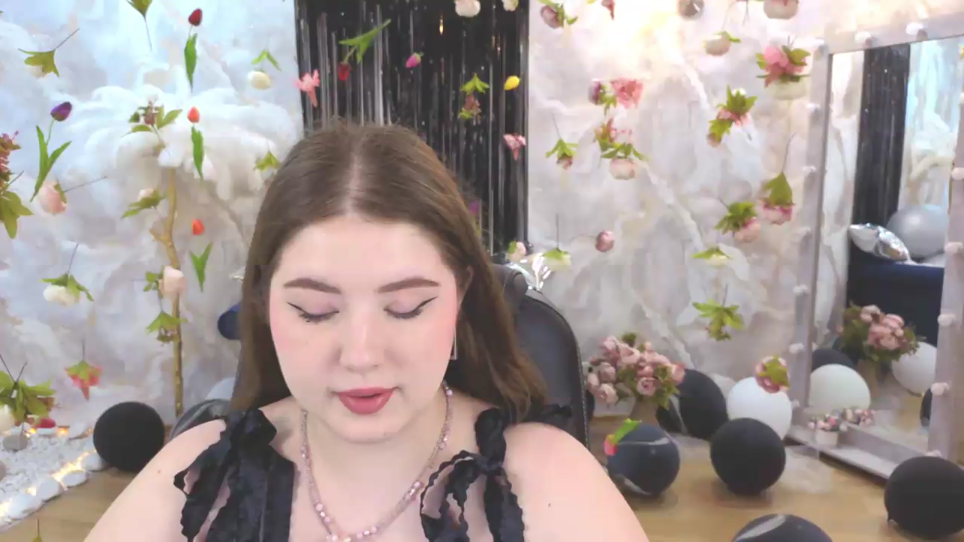 Gallery image thumbnail from EnigmaVeil's myfreecams stream on, 07/16/2026, 18:42 image 1 of 20