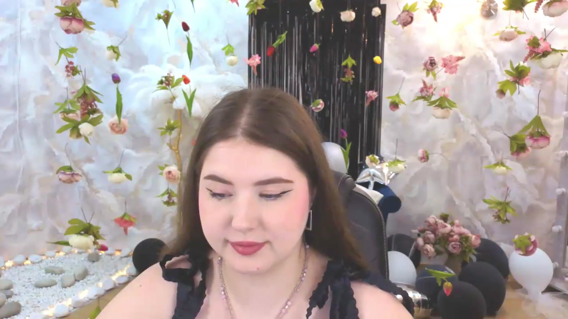 Gallery image thumbnail from EnigmaVeil's myfreecams stream on, 07/16/2026, 21:38 image 5 of 20