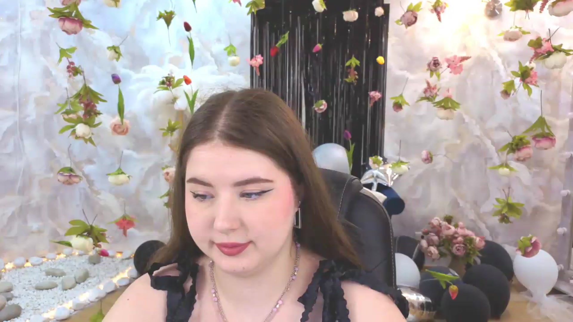Gallery image thumbnail from EnigmaVeil's myfreecams stream on, 07/16/2026, 21:38 image 7 of 20