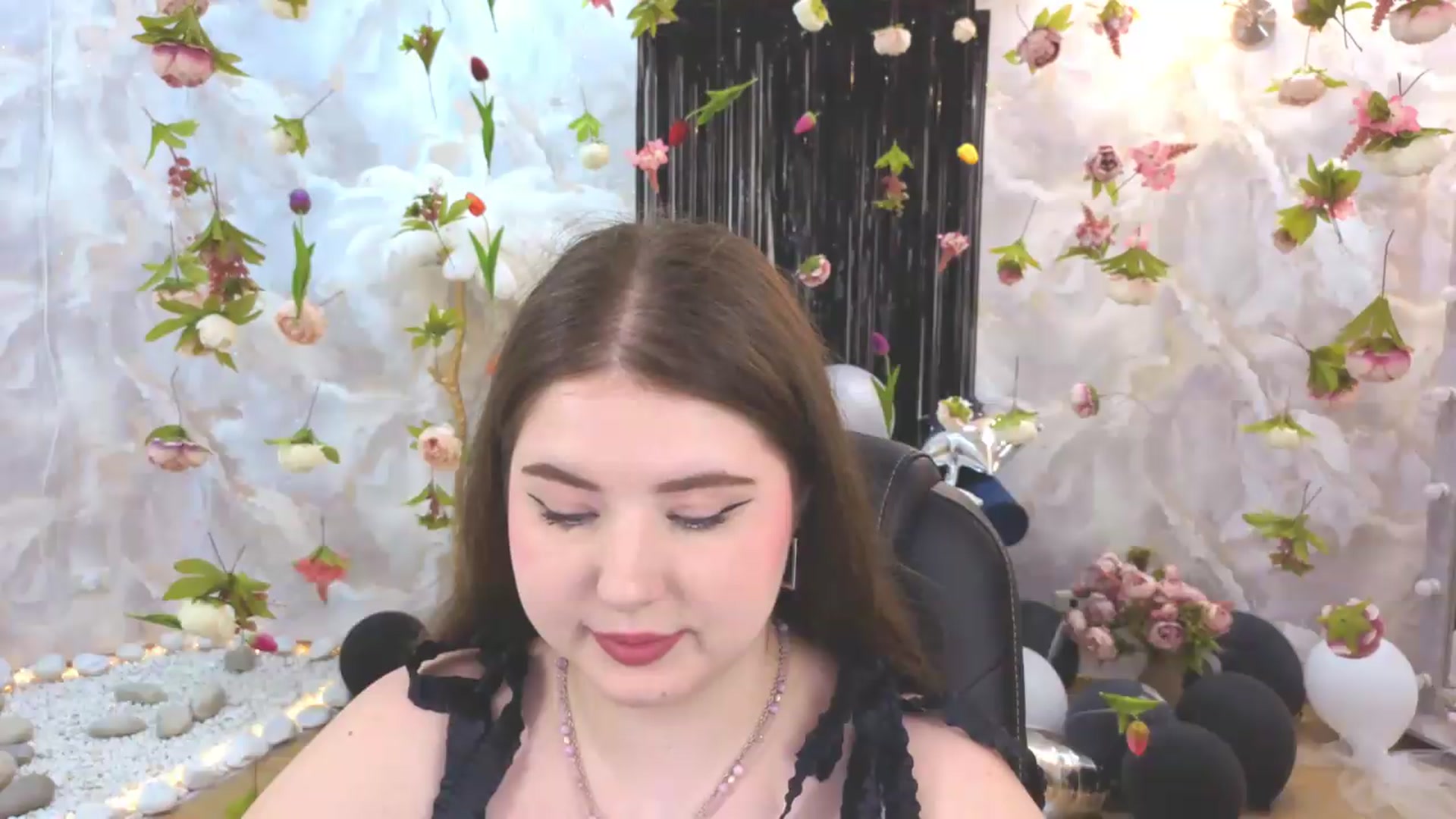 Gallery image thumbnail from EnigmaVeil's myfreecams stream on, 07/16/2026, 21:38 image 3 of 20