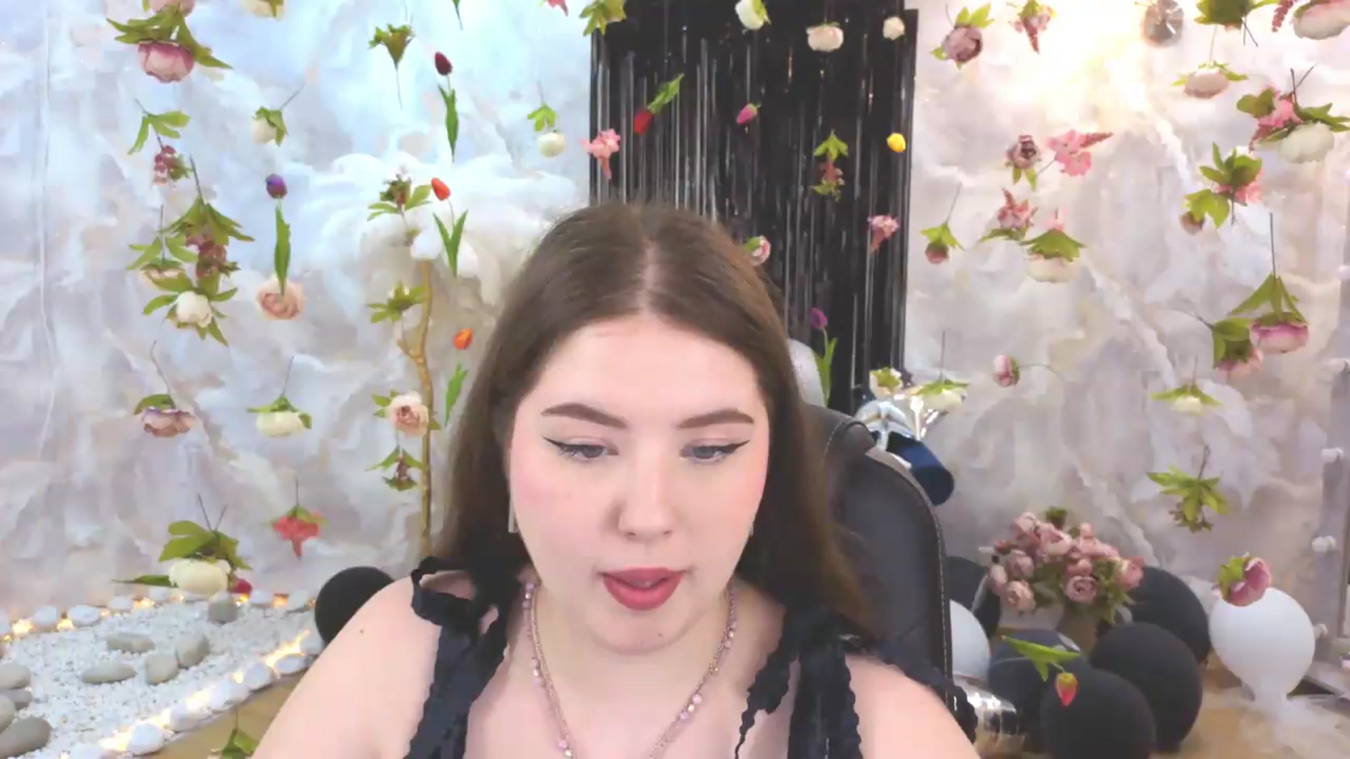 Gallery image thumbnail from EnigmaVeil's myfreecams stream on, 07/16/2026, 21:38 image 4 of 20