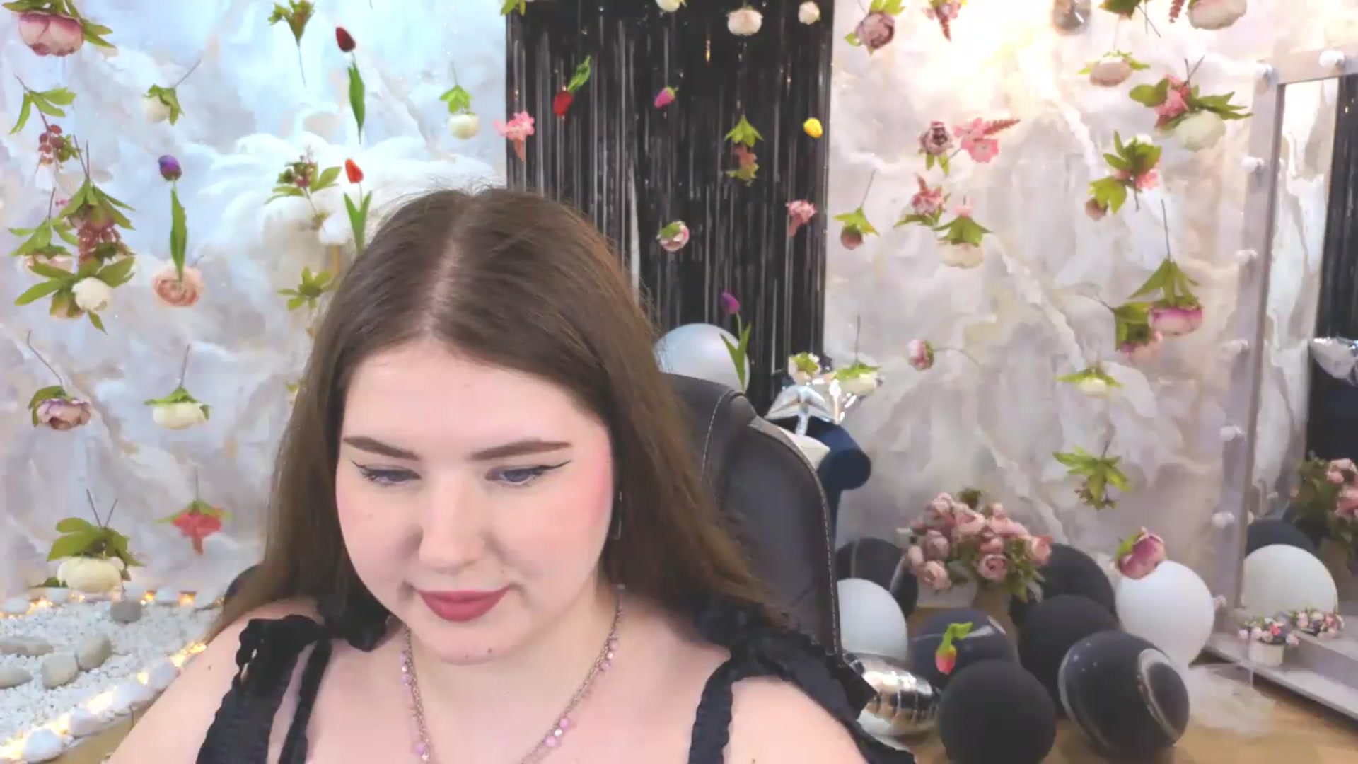 Gallery image thumbnail from EnigmaVeil's myfreecams stream on, 07/16/2026, 21:38 image 17 of 20