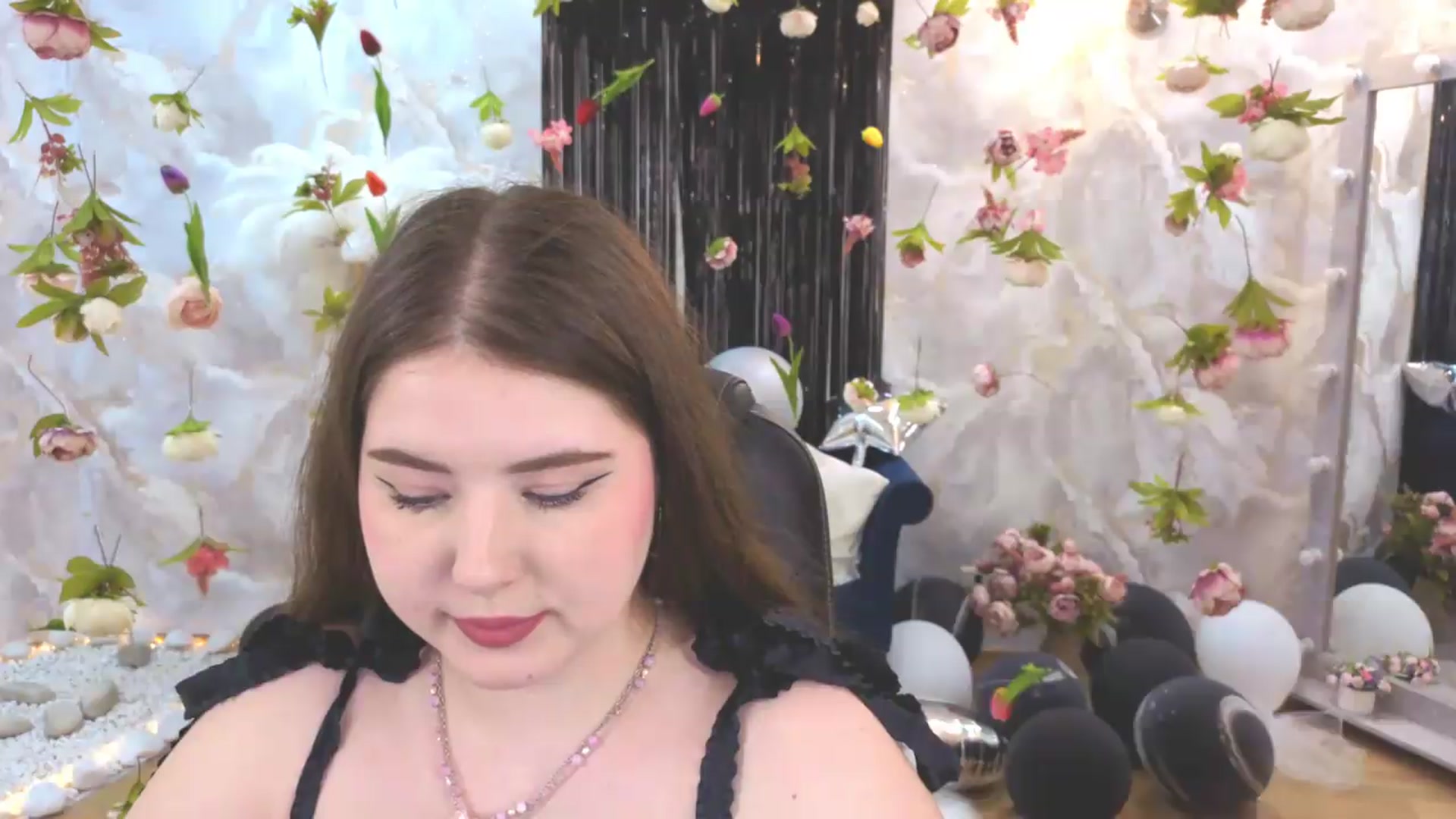 Gallery image thumbnail from EnigmaVeil's myfreecams stream on, 07/16/2026, 21:38 image 16 of 20