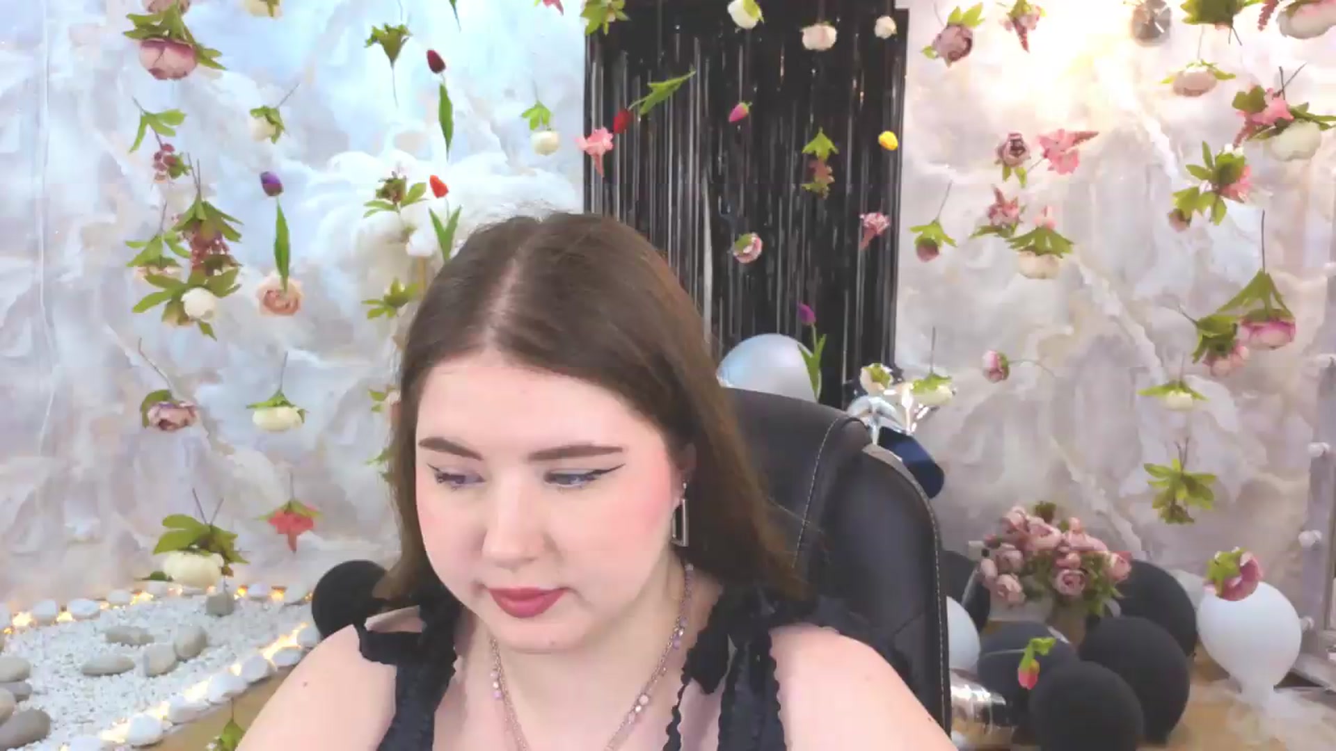 Gallery image thumbnail from EnigmaVeil's myfreecams stream on, 07/16/2026, 21:38 image 1 of 20