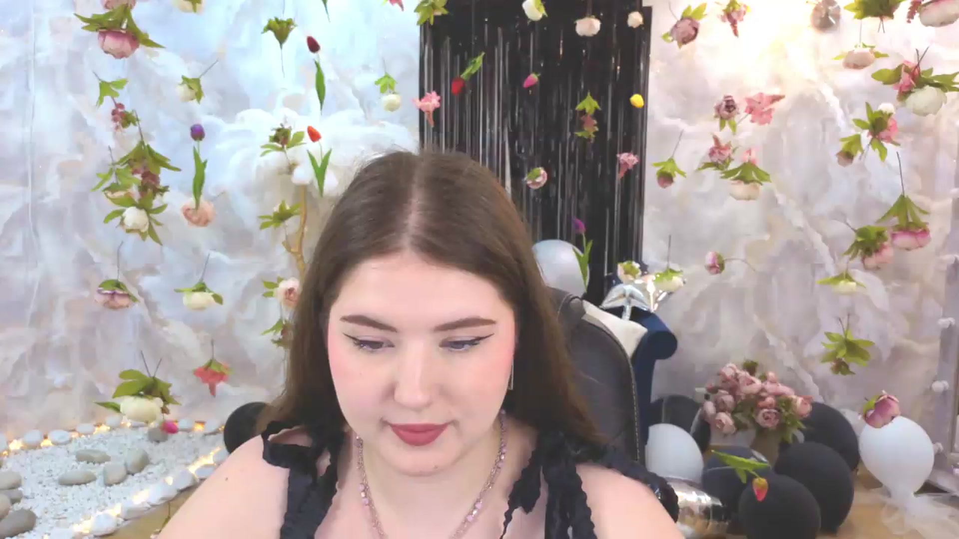Gallery image thumbnail from EnigmaVeil's myfreecams stream on, 07/16/2026, 21:38 image 6 of 20