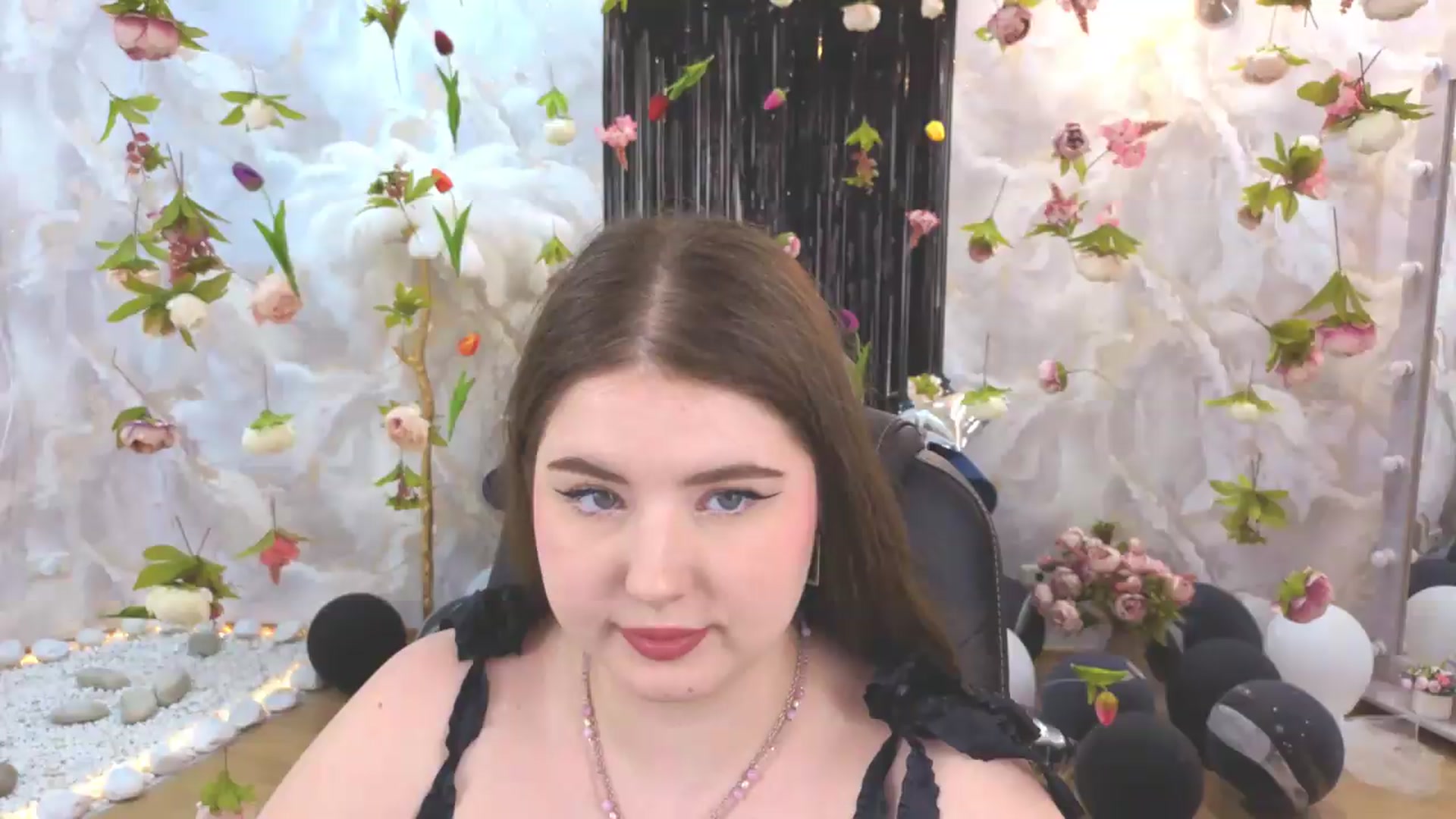 Gallery image thumbnail from EnigmaVeil's myfreecams stream on, 07/16/2026, 23:04 image 10 of 20