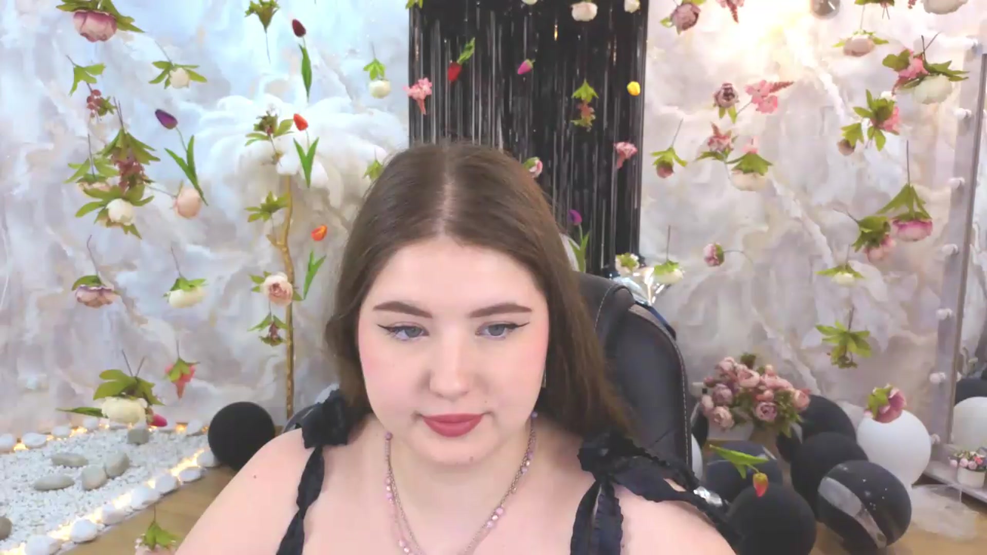 Gallery image thumbnail from EnigmaVeil's myfreecams stream on, 07/16/2026, 23:04 image 14 of 20
