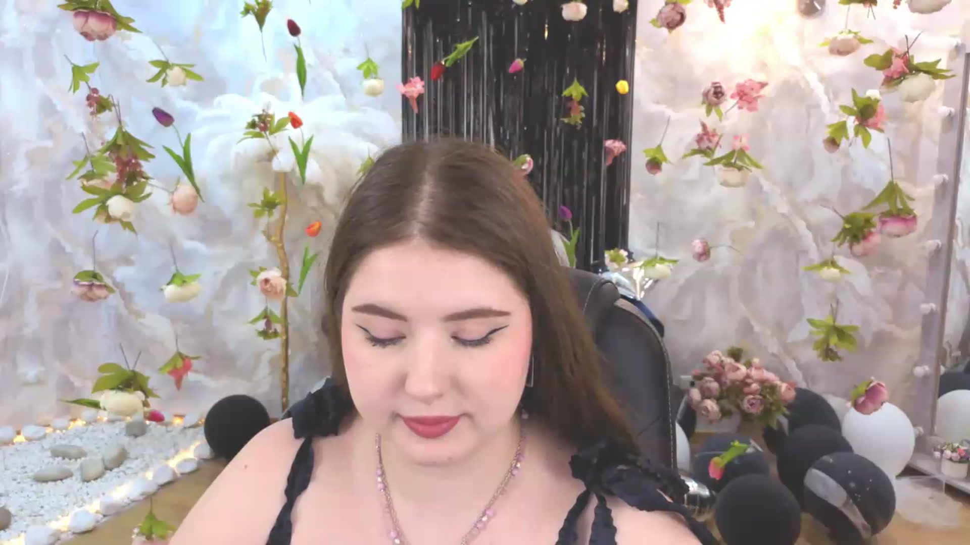 Gallery image thumbnail from EnigmaVeil's myfreecams stream on, 07/16/2026, 23:04 image 13 of 20