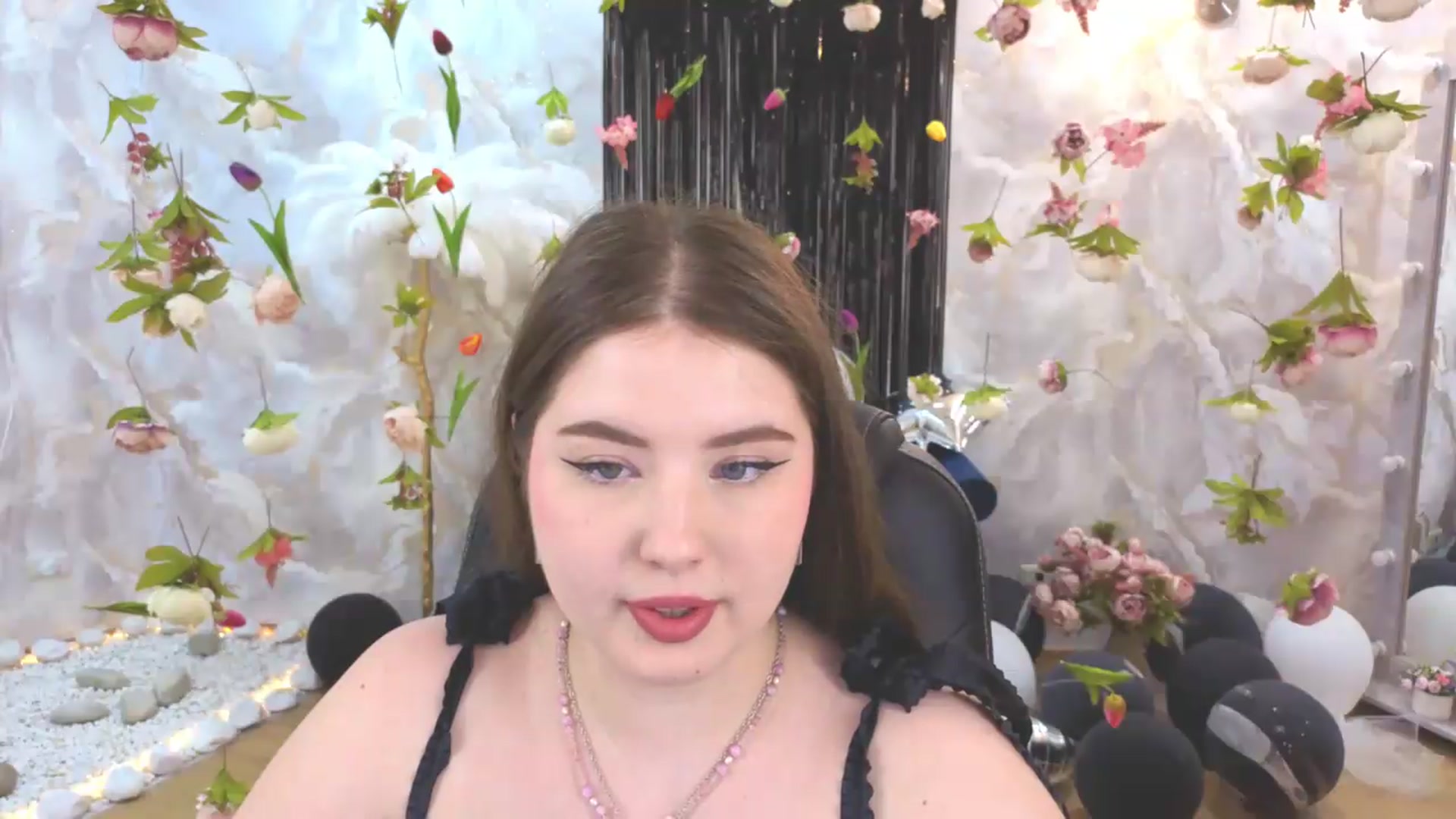 Gallery image thumbnail from EnigmaVeil's myfreecams stream on, 07/16/2026, 23:04 image 3 of 20