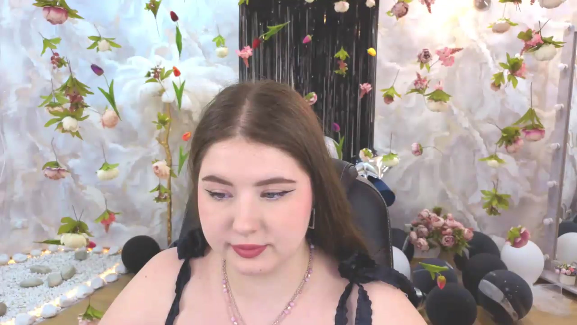 Gallery image thumbnail from EnigmaVeil's myfreecams stream on, 07/16/2026, 23:04 image 7 of 20