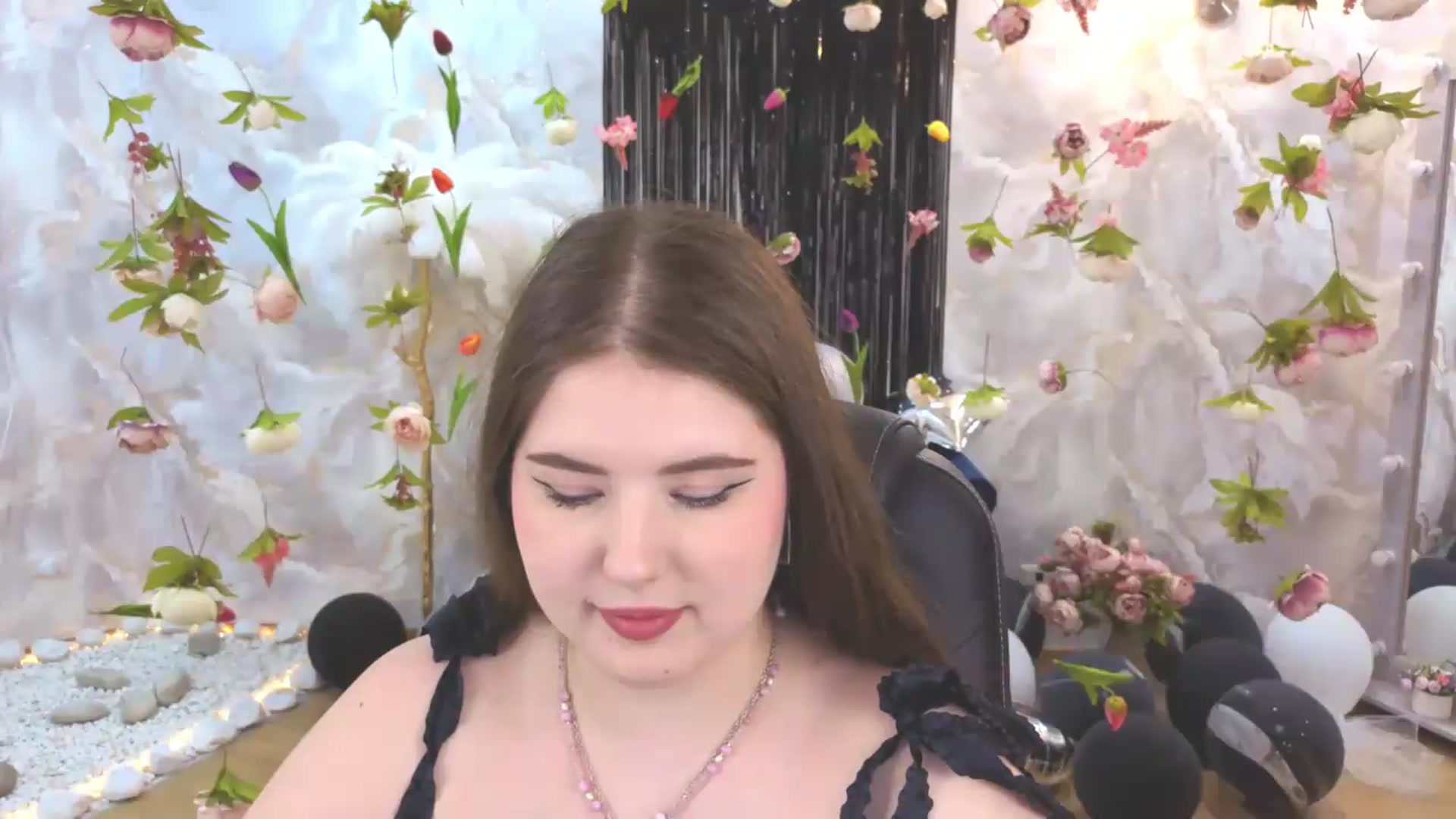 Gallery image thumbnail from EnigmaVeil's myfreecams stream on, 07/16/2026, 23:04 image 20 of 20