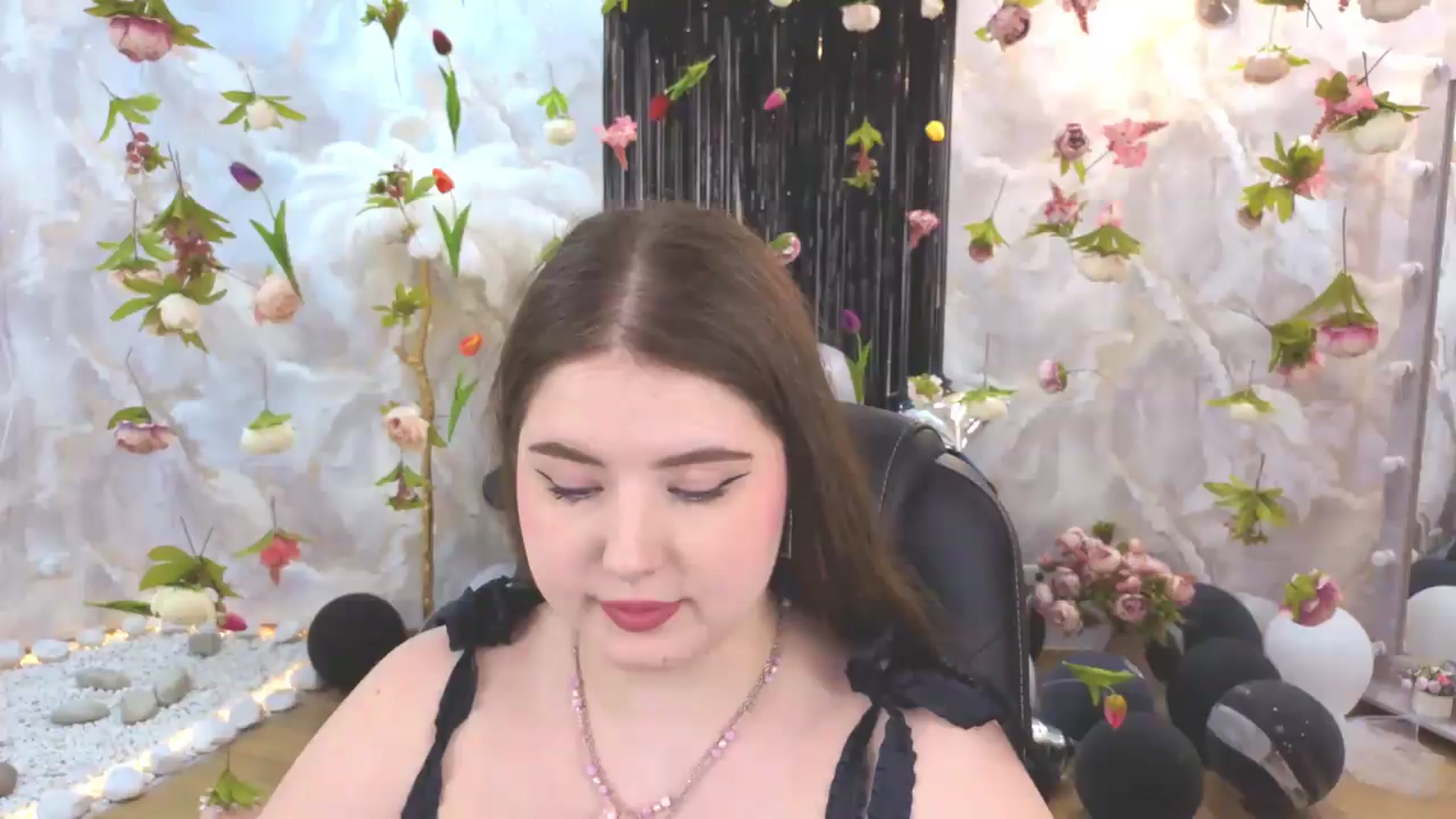 Gallery image thumbnail from EnigmaVeil's myfreecams stream on, 07/16/2026, 23:04 image 8 of 20