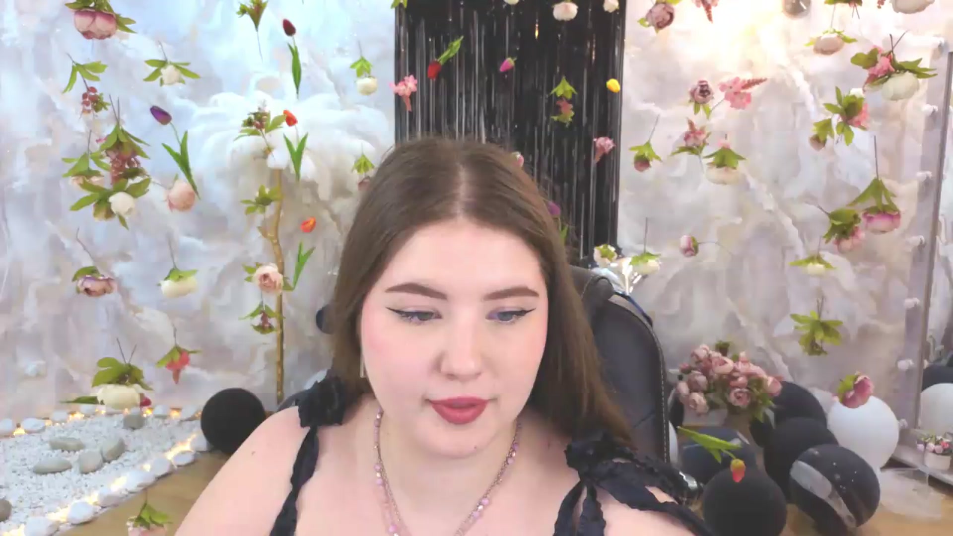 Gallery image thumbnail from EnigmaVeil's myfreecams stream on, 07/16/2026, 23:04 image 17 of 20