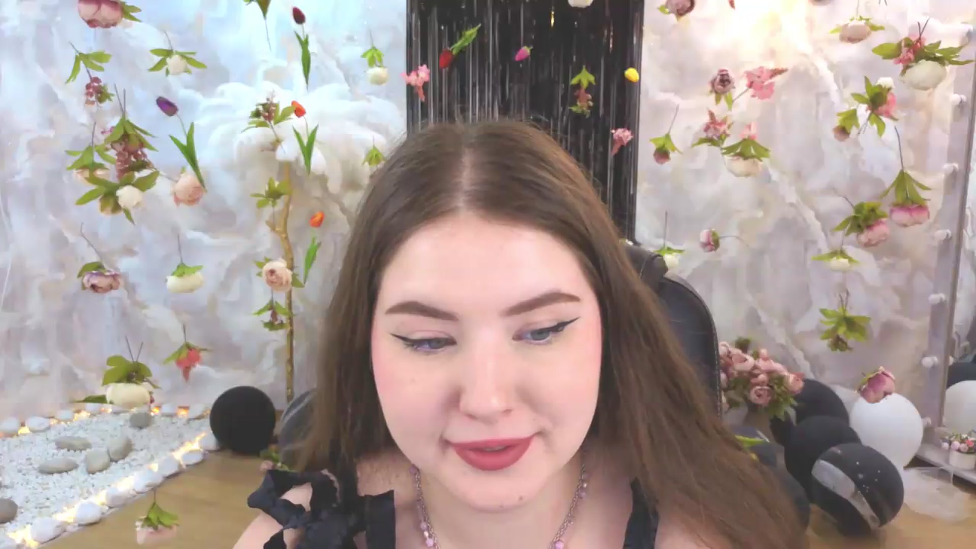 Gallery image thumbnail from EnigmaVeil's myfreecams stream on, 07/16/2026, 23:38 image 19 of 20