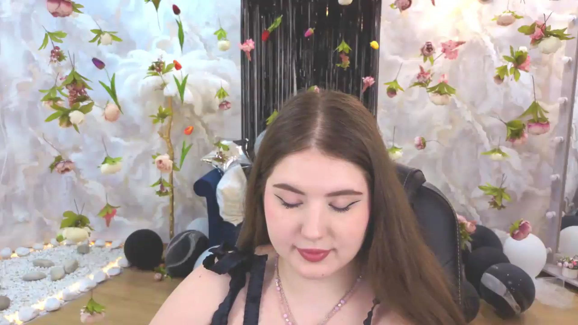 Gallery image thumbnail from EnigmaVeil's myfreecams stream on, 07/16/2026, 23:38 image 11 of 20