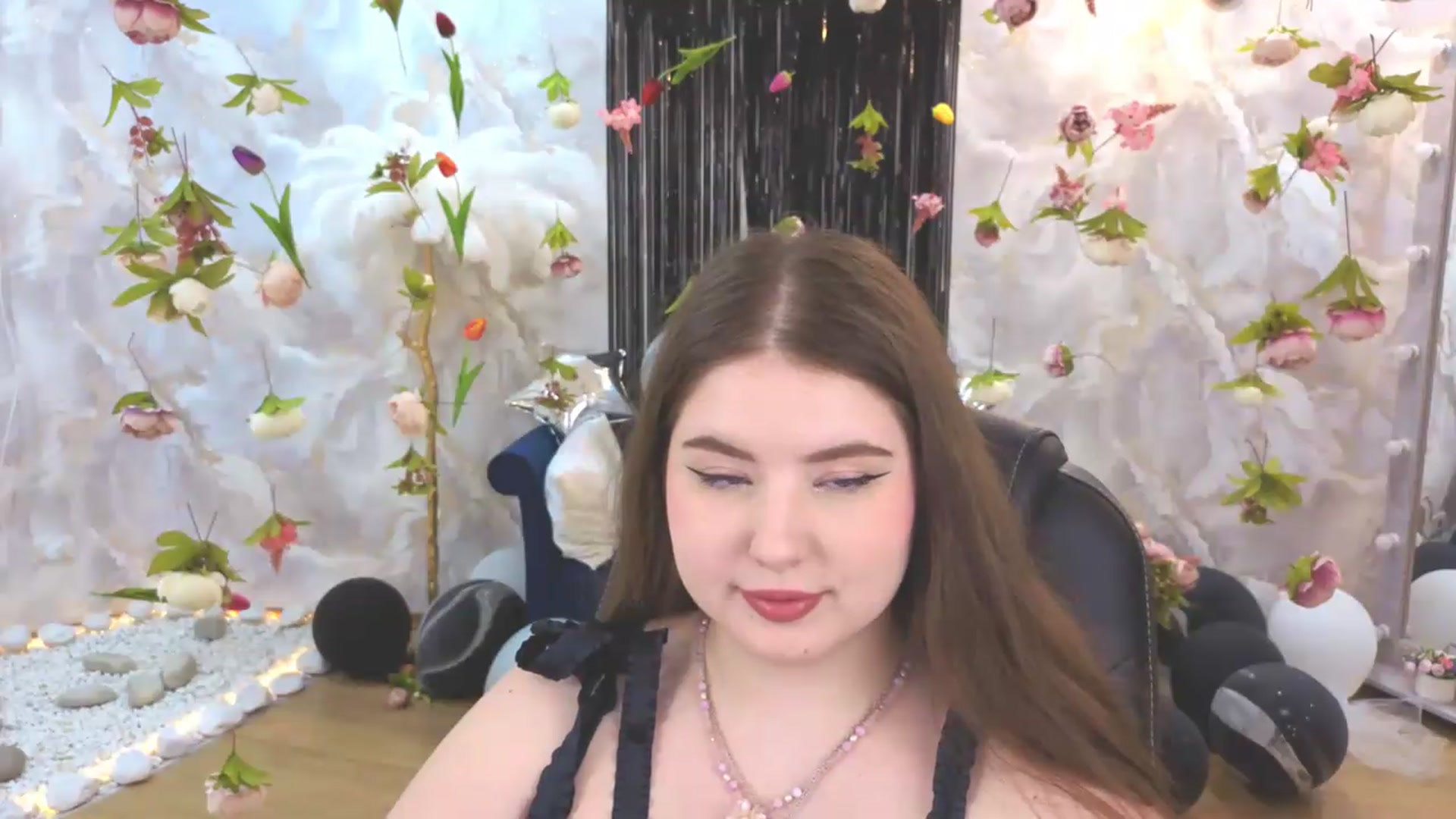 Gallery image thumbnail from EnigmaVeil's myfreecams stream on, 07/16/2026, 23:38 image 13 of 20