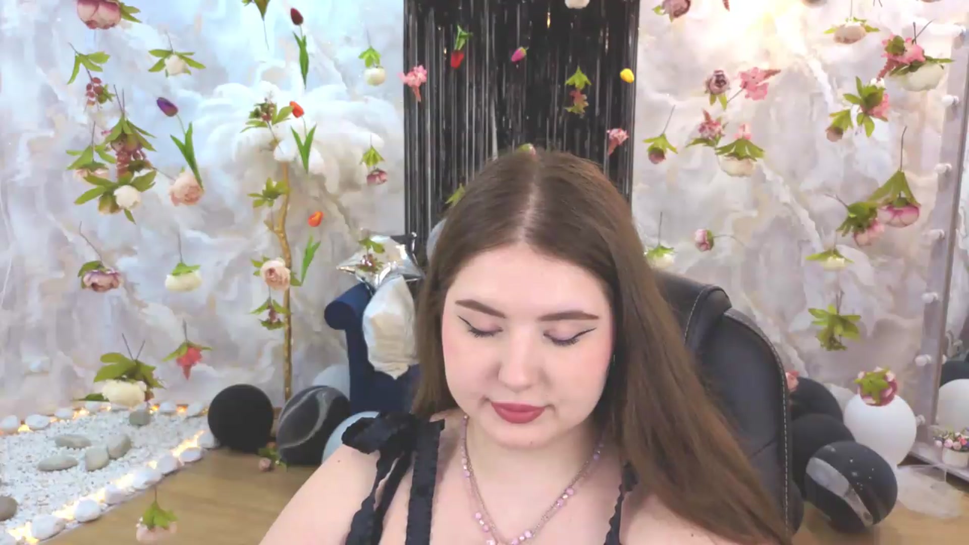 Gallery image thumbnail from EnigmaVeil's myfreecams stream on, 07/16/2026, 23:38 image 8 of 20