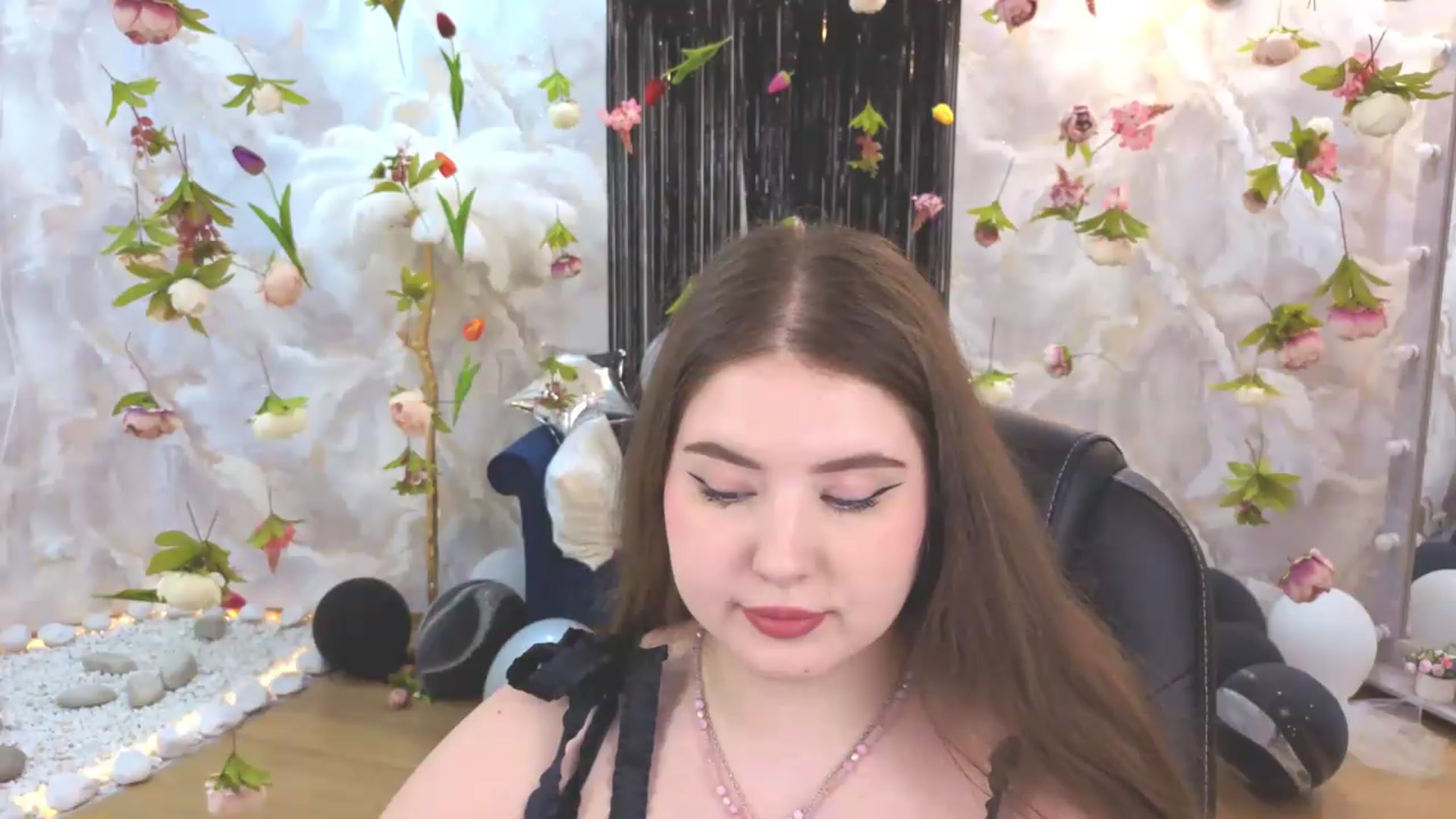 Gallery image thumbnail from EnigmaVeil's myfreecams stream on, 07/16/2026, 23:38 image 6 of 20