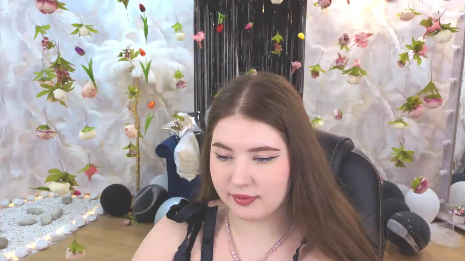 Gallery image thumbnail from EnigmaVeil's myfreecams stream on, 07/16/2026, 23:38 image 9 of 20