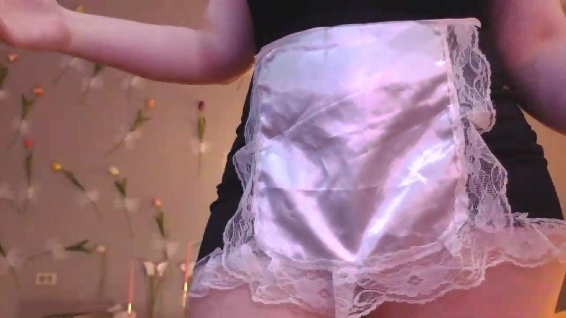 Gallery image thumbnail from EnigmaVeil's myfreecams stream on, 07/17/2026, 23:00 image 12 of 20
