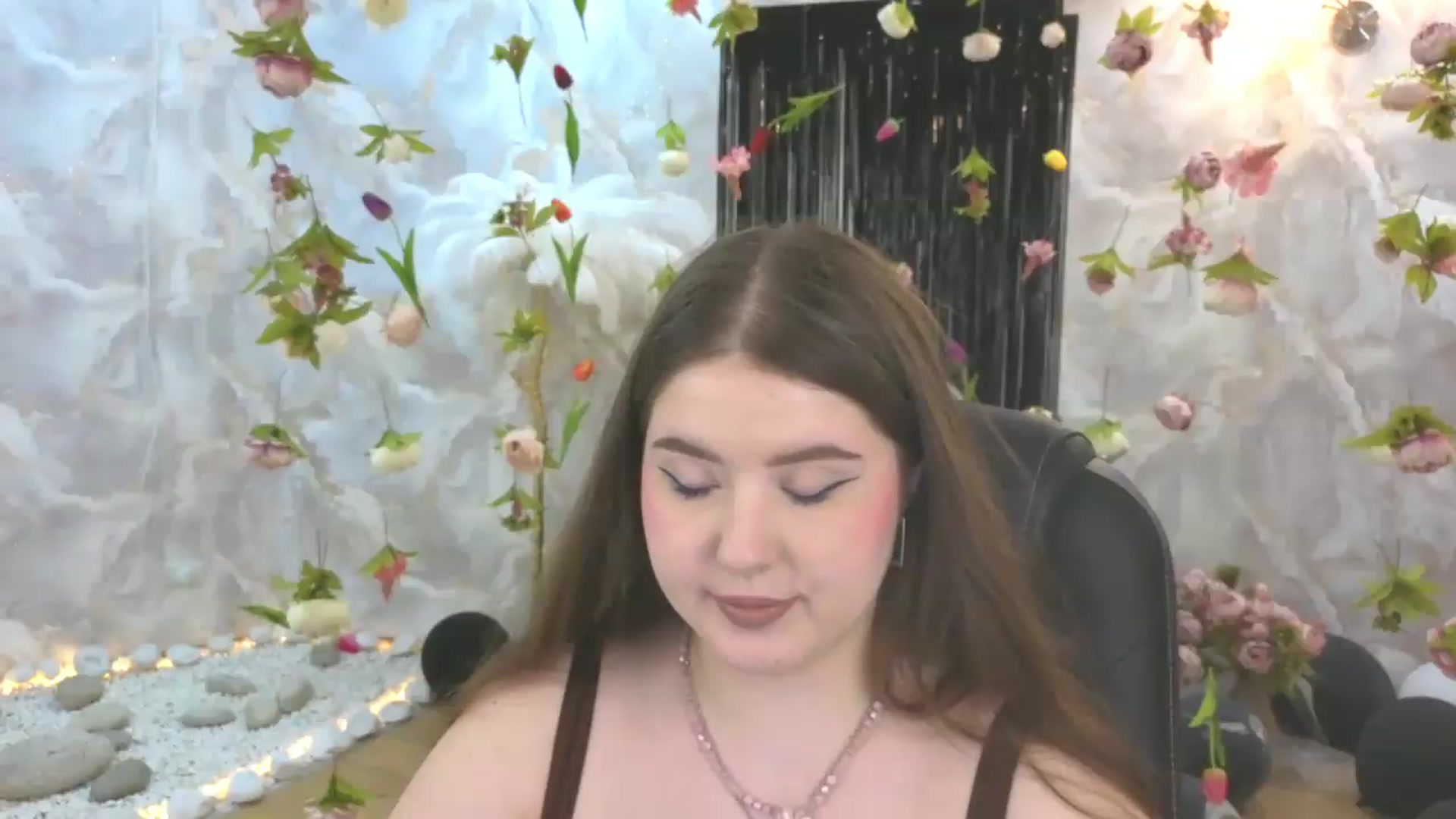 Gallery image thumbnail from EnigmaVeil's myfreecams stream on, 07/18/2026, 23:46 image 11 of 20