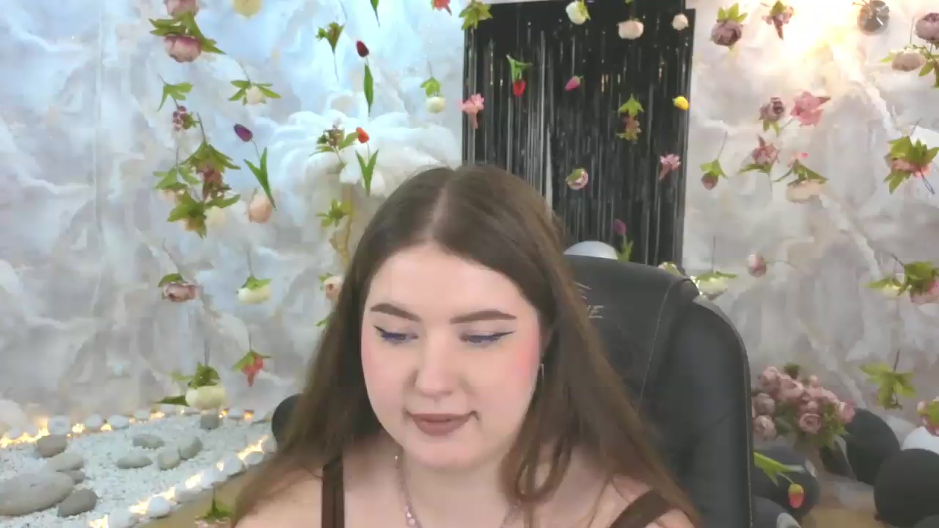 Gallery image thumbnail from EnigmaVeil's myfreecams stream on, 07/18/2026, 23:46 image 18 of 20