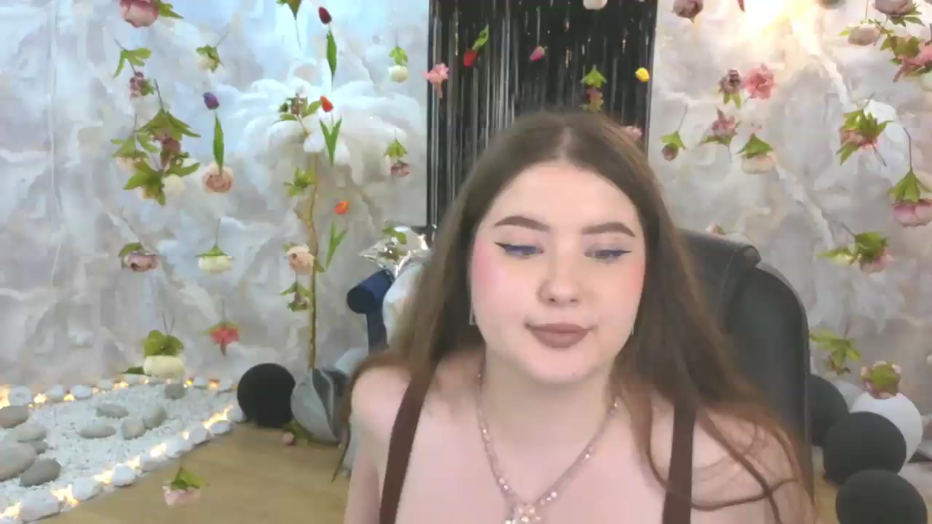 Gallery image thumbnail from EnigmaVeil's myfreecams stream on, 07/18/2026, 23:46 image 1 of 20