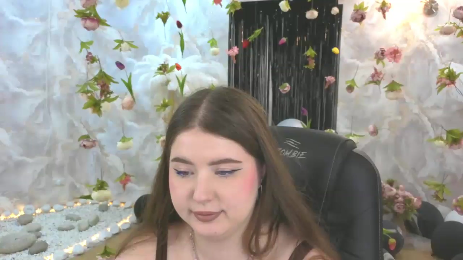 Gallery image thumbnail from EnigmaVeil's myfreecams stream on, 07/18/2026, 23:46 image 15 of 20